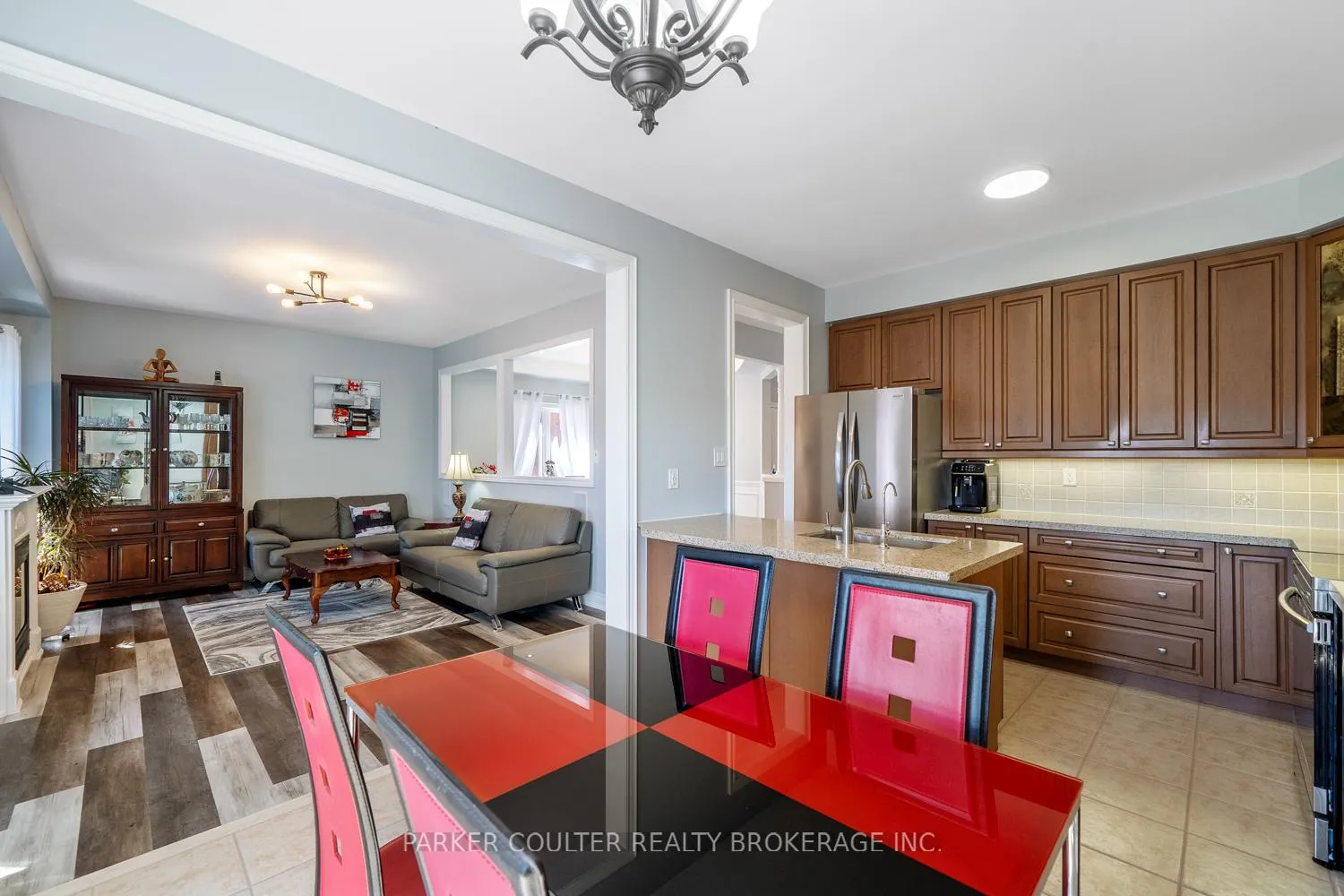 Photo 11 of 117 Winchester Terrace, Barrie, Rural Barrie Southeast — HOMEH