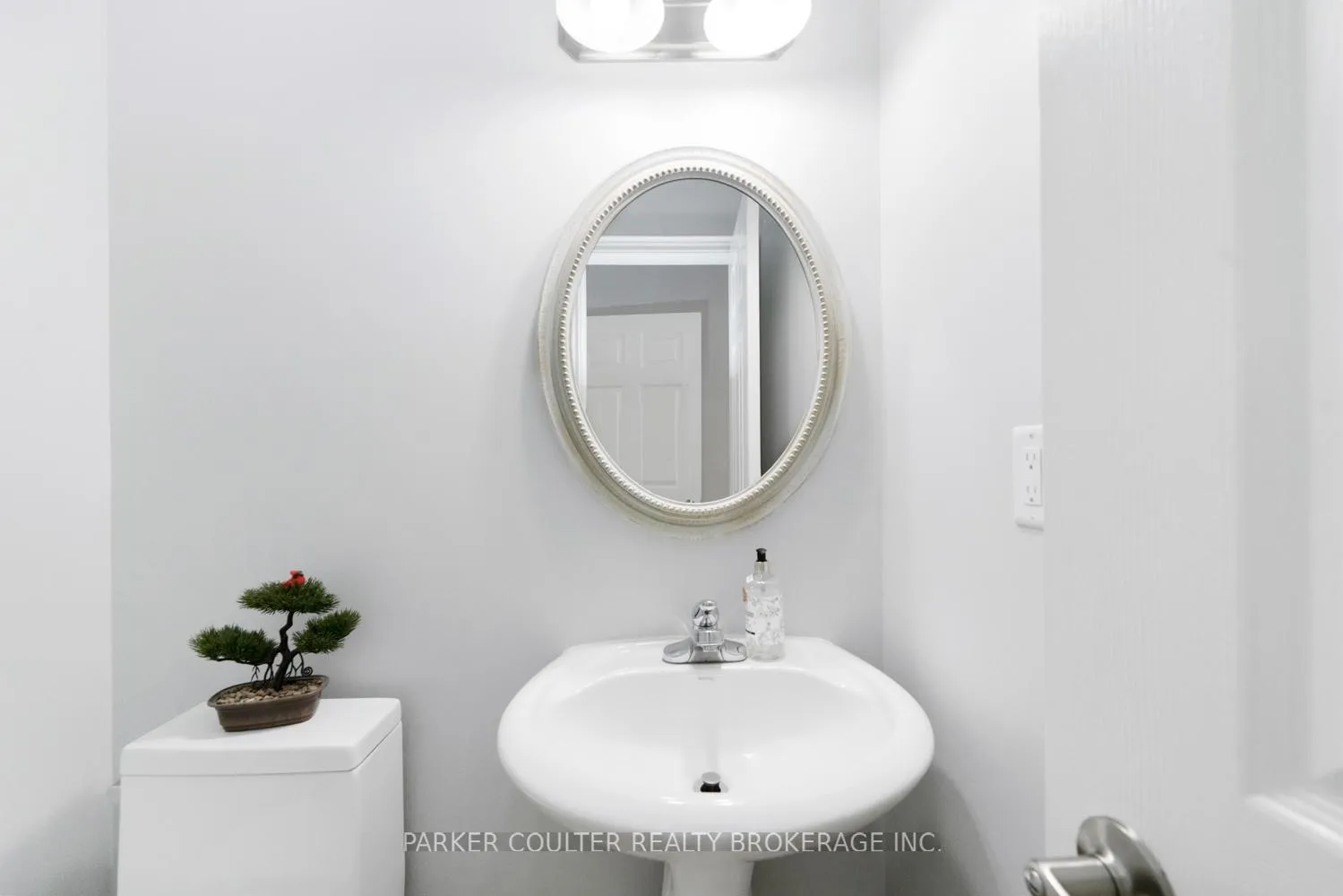 Photo 17 of 117 Winchester Terrace, Barrie, Rural Barrie Southeast — HOMEH