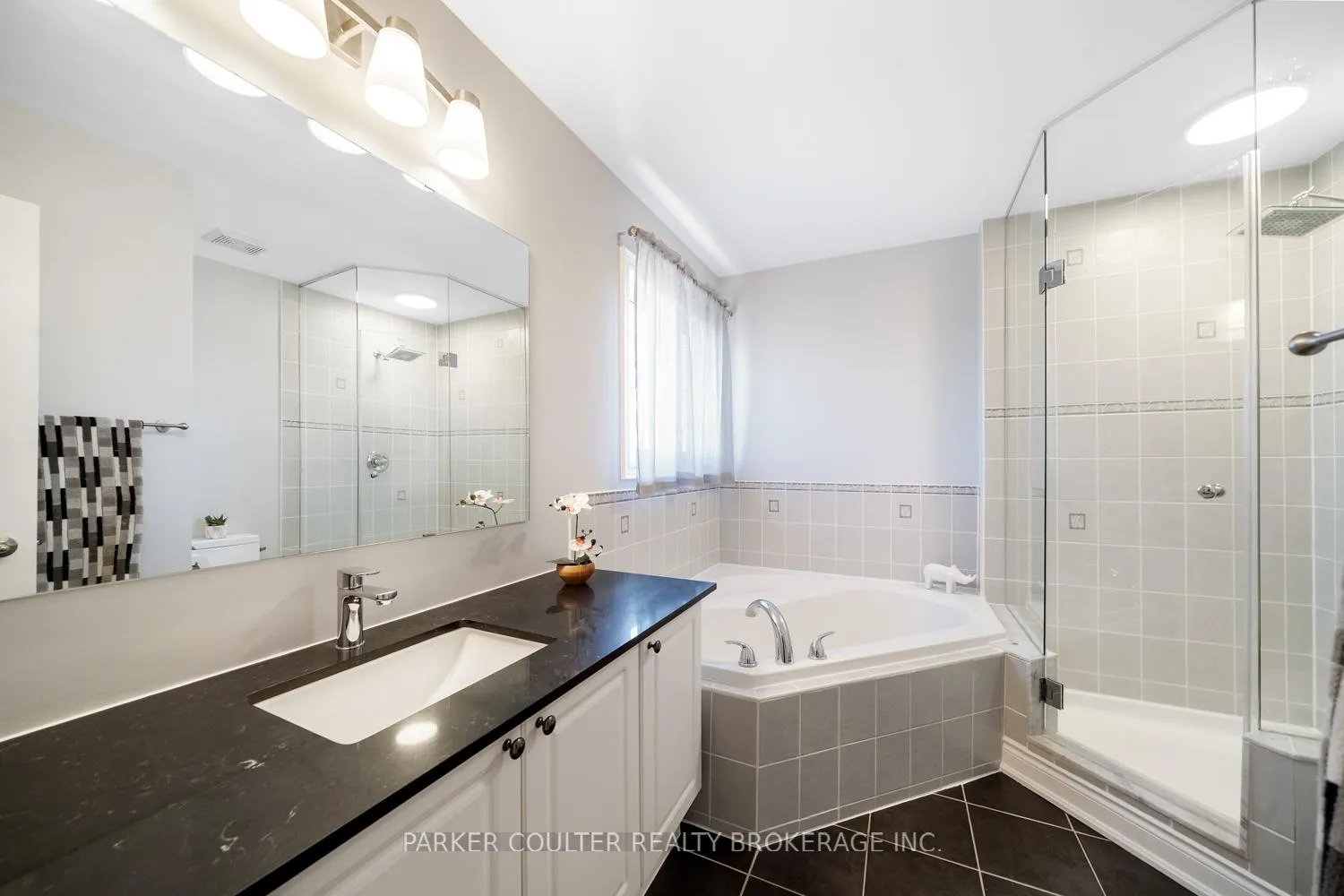 Photo 26 of 117 Winchester Terrace, Barrie, Rural Barrie Southeast — HOMEH