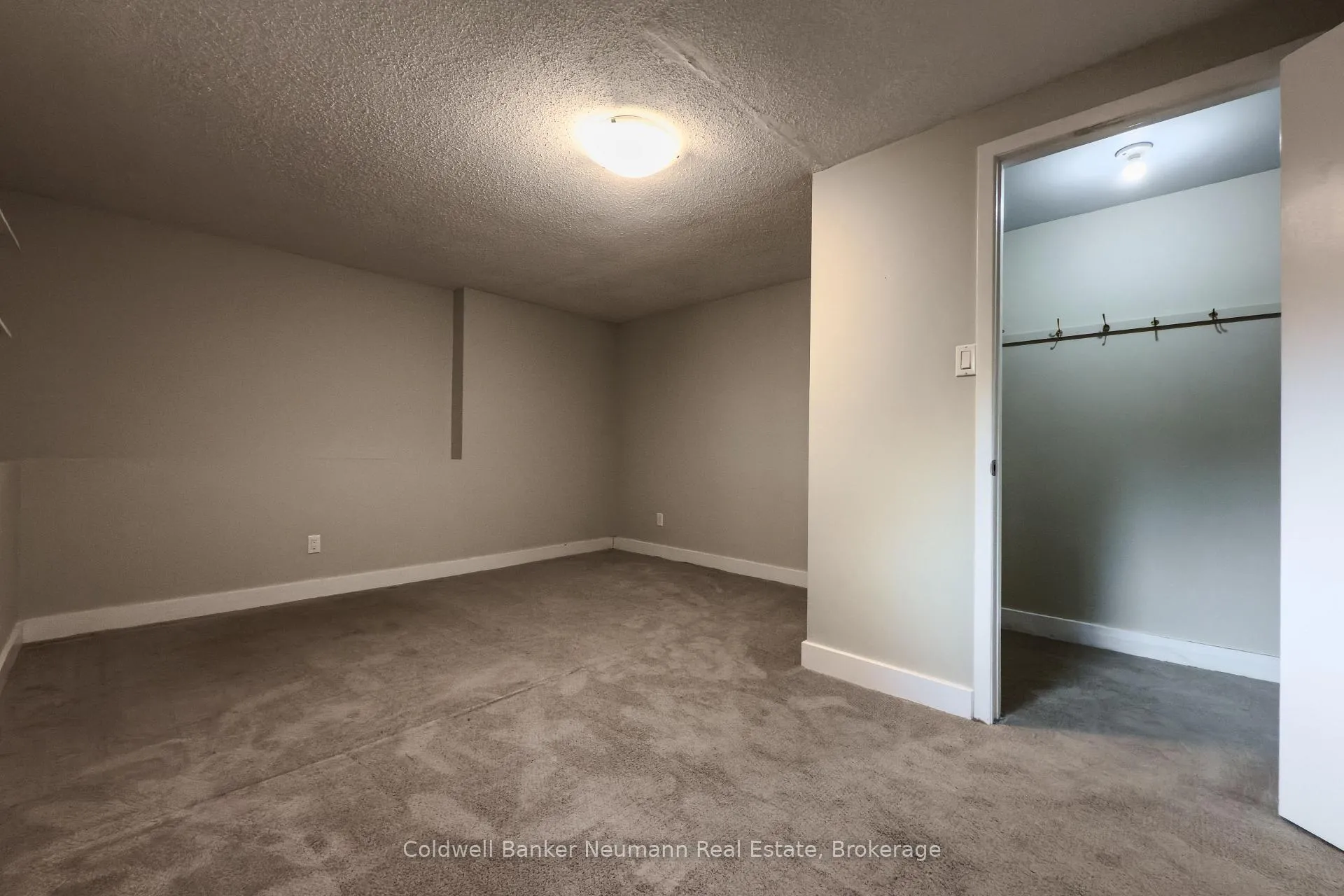 Photo 7 of Unit Lower, 723 Scottsdale Drive, Guelph, Kortright West — HOMEH
