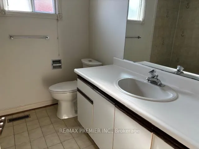 Photo 15 of 23 Jackman Crescent, Vaughan, West Woodbridge — HOMEH