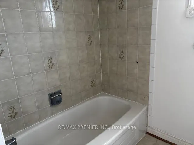 Photo 16 of 23 Jackman Crescent, Vaughan, West Woodbridge — HOMEH