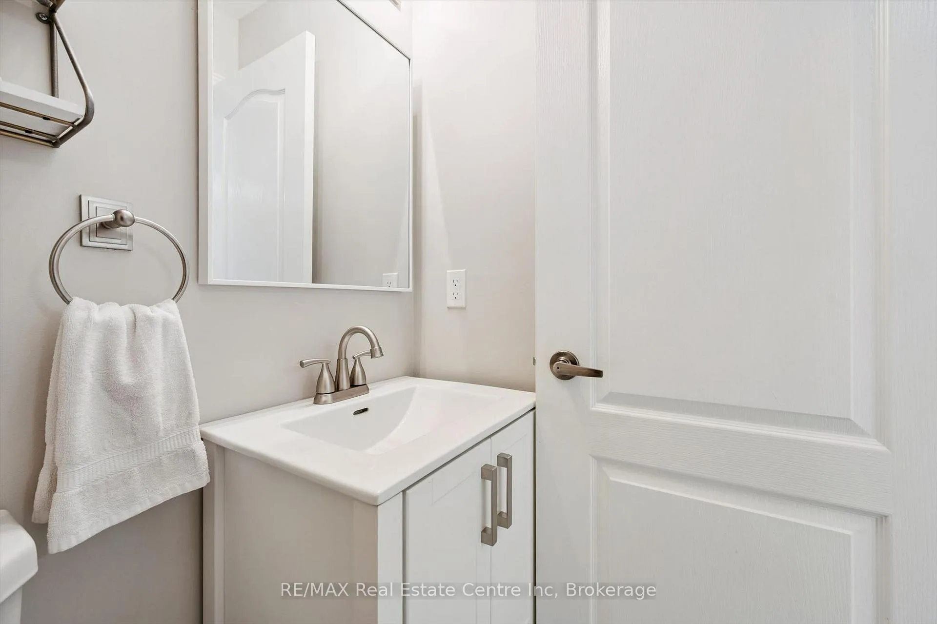 Photo 9 of 26 Skinner Drive, Guelph, Grange Road — HOMEH