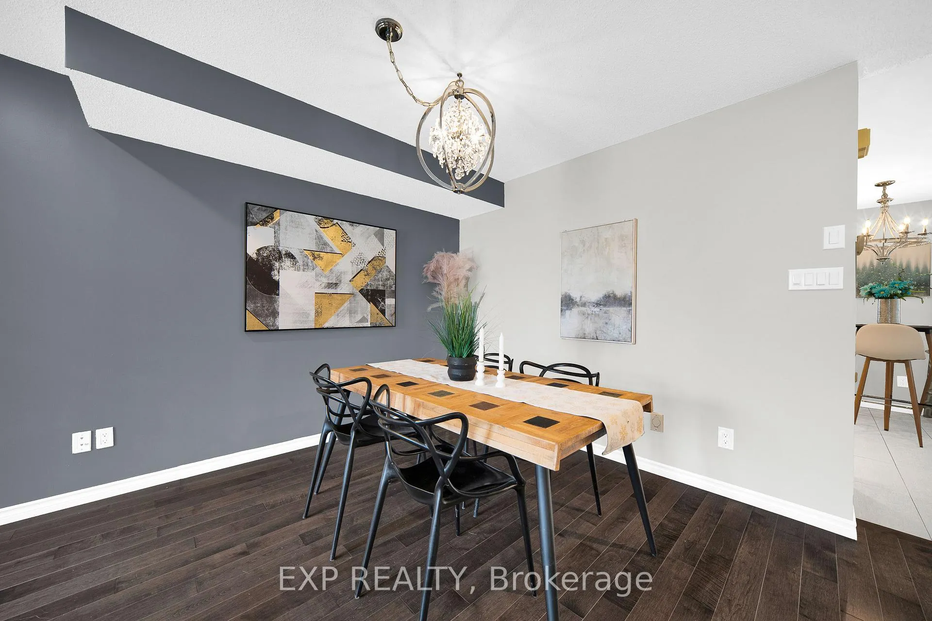 Photo 9 of 143 Arcola Private, Ottawa, Overbrook/Castle Heights — HOMEH