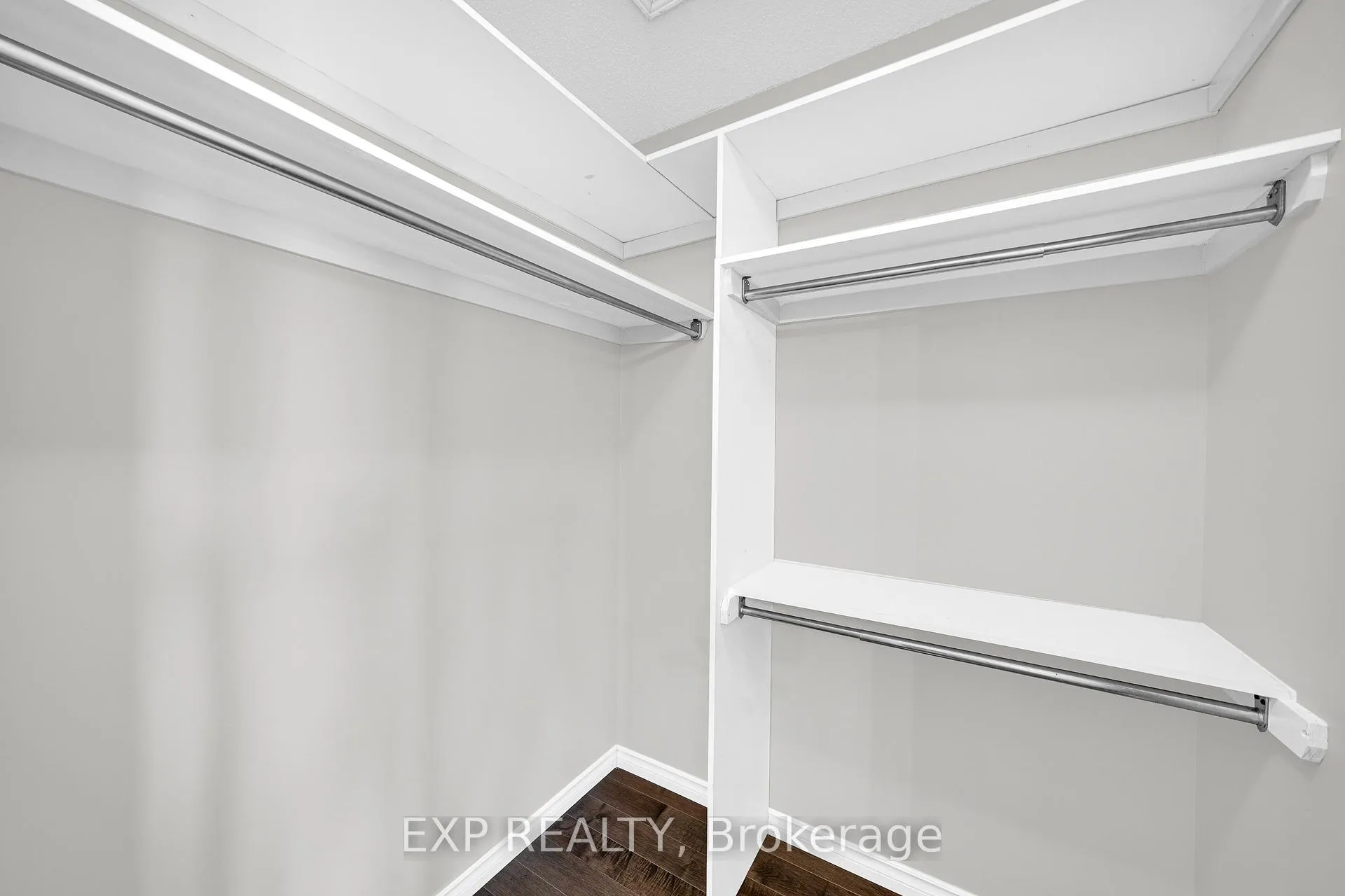 Photo 23 of 143 Arcola Private, Ottawa, Overbrook/Castle Heights — HOMEH