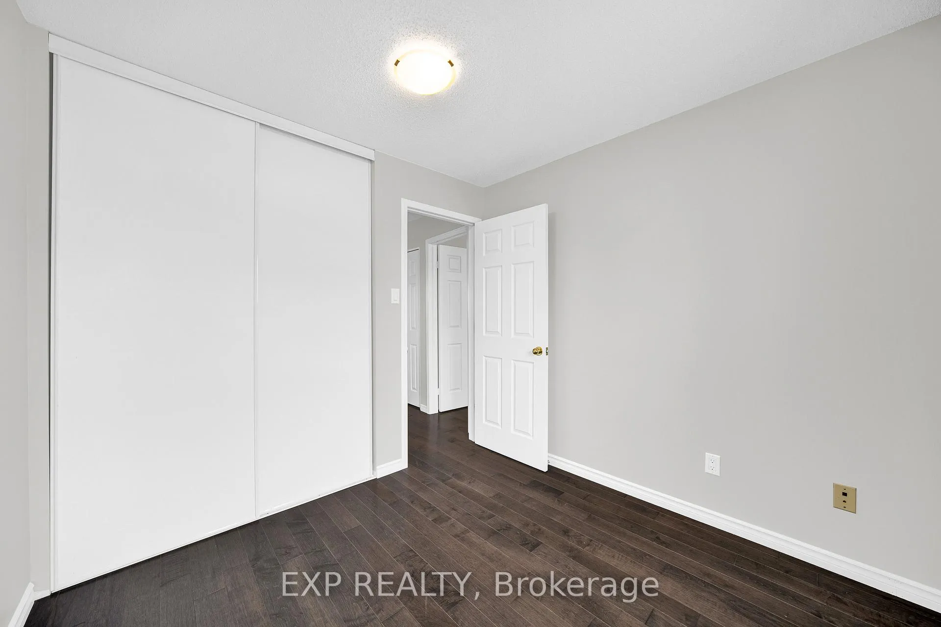 Photo 29 of 143 Arcola Private, Ottawa, Overbrook/Castle Heights — HOMEH