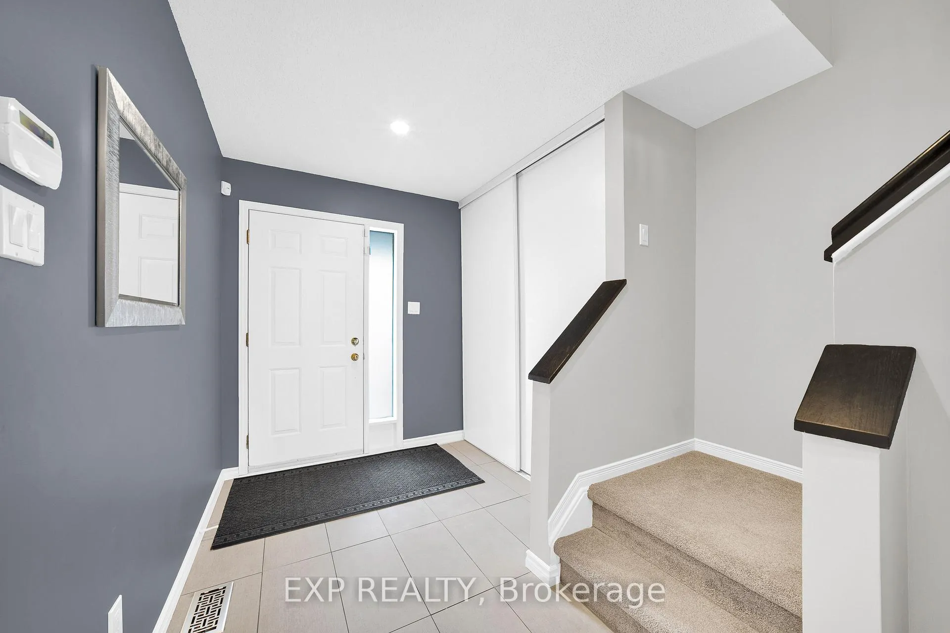 Photo 31 of 143 Arcola Private, Ottawa, Overbrook/Castle Heights — HOMEH