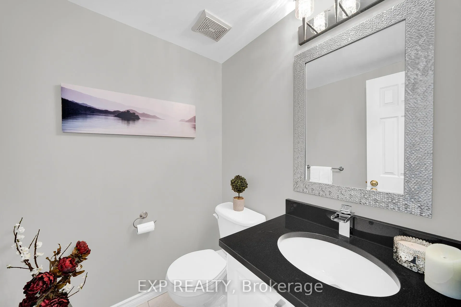 Photo 32 of 143 Arcola Private, Ottawa, Overbrook/Castle Heights — HOMEH