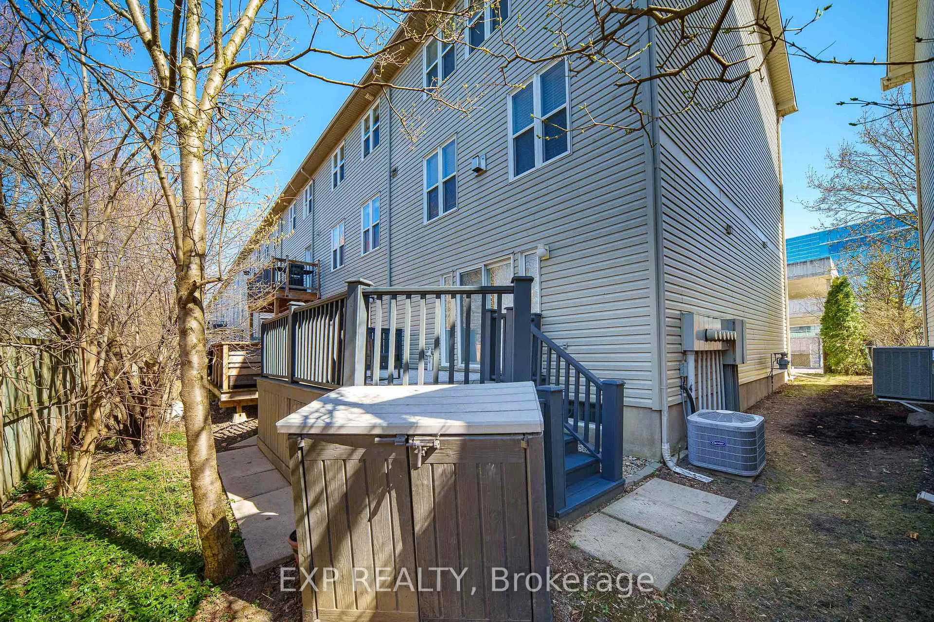 Photo 34 of 143 Arcola Private, Ottawa, Overbrook/Castle Heights — HOMEH