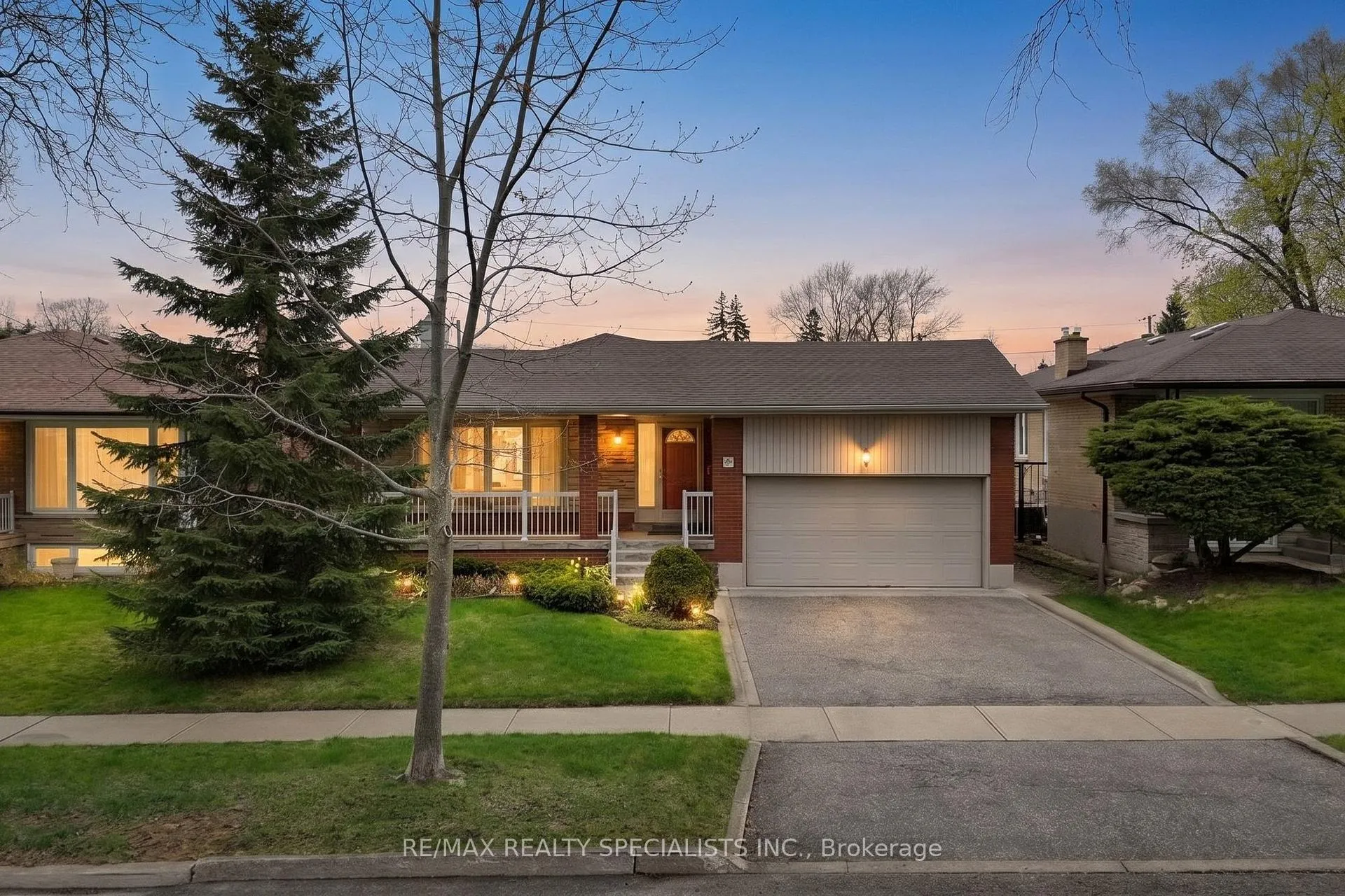 Photo 1 of 31 Woodpark Road, Etobicoke, Willowridge-Martingrove-Richview — HOMEH