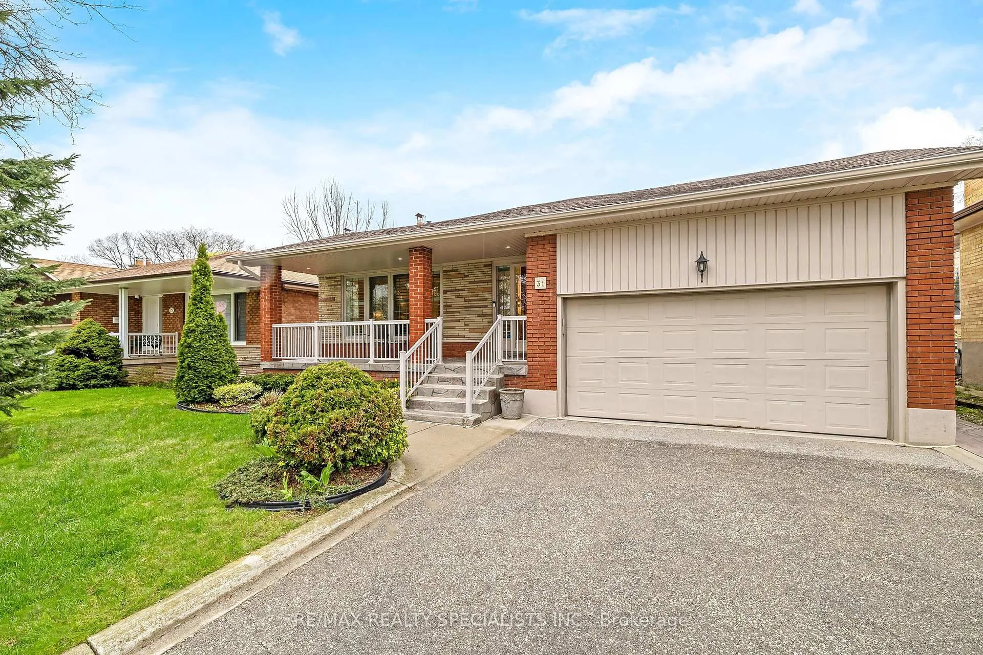 Photo 3 of 31 Woodpark Road, Etobicoke, Willowridge-Martingrove-Richview — HOMEH