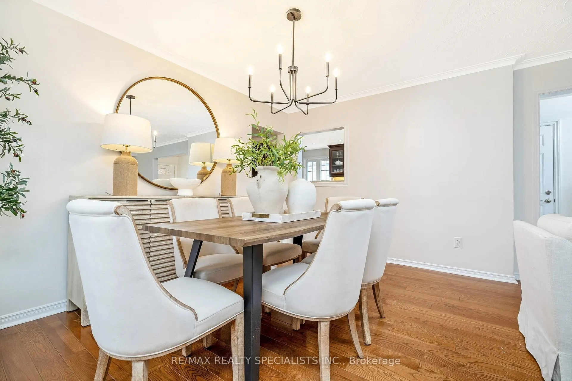 Photo 12 of 31 Woodpark Road, Etobicoke, Willowridge-Martingrove-Richview — HOMEH