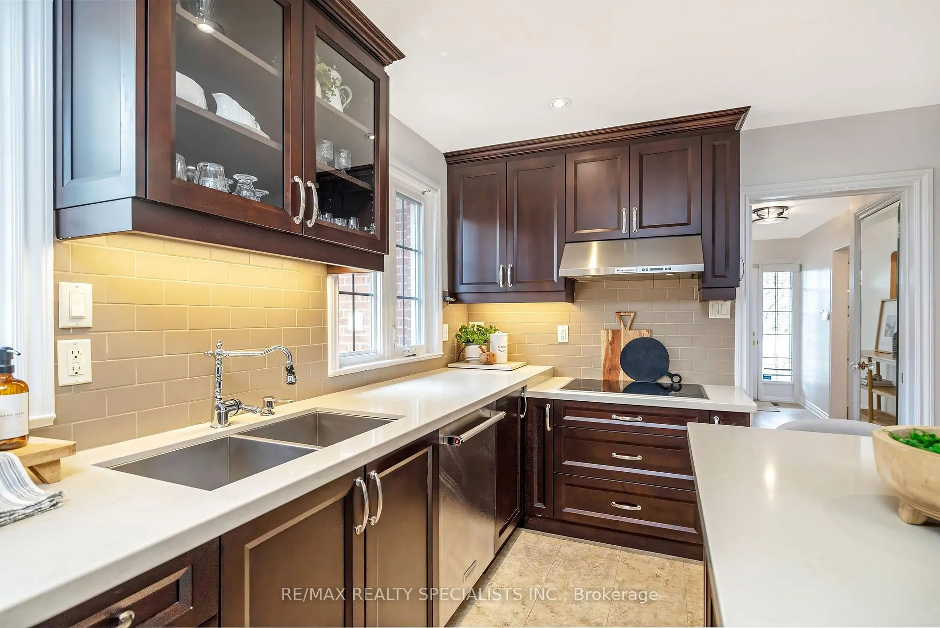 Photo 17 of 31 Woodpark Road, Etobicoke, Willowridge-Martingrove-Richview — HOMEH