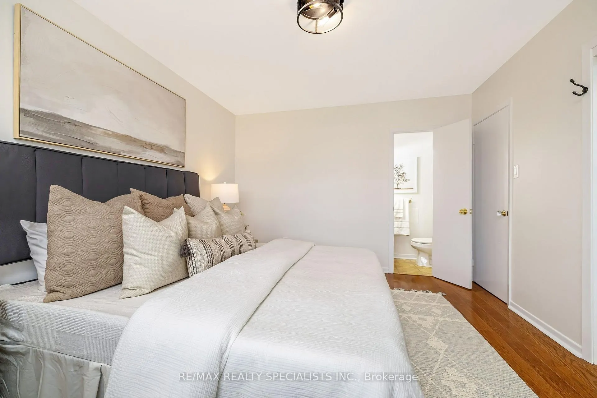 Photo 21 of 31 Woodpark Road, Etobicoke, Willowridge-Martingrove-Richview — HOMEH