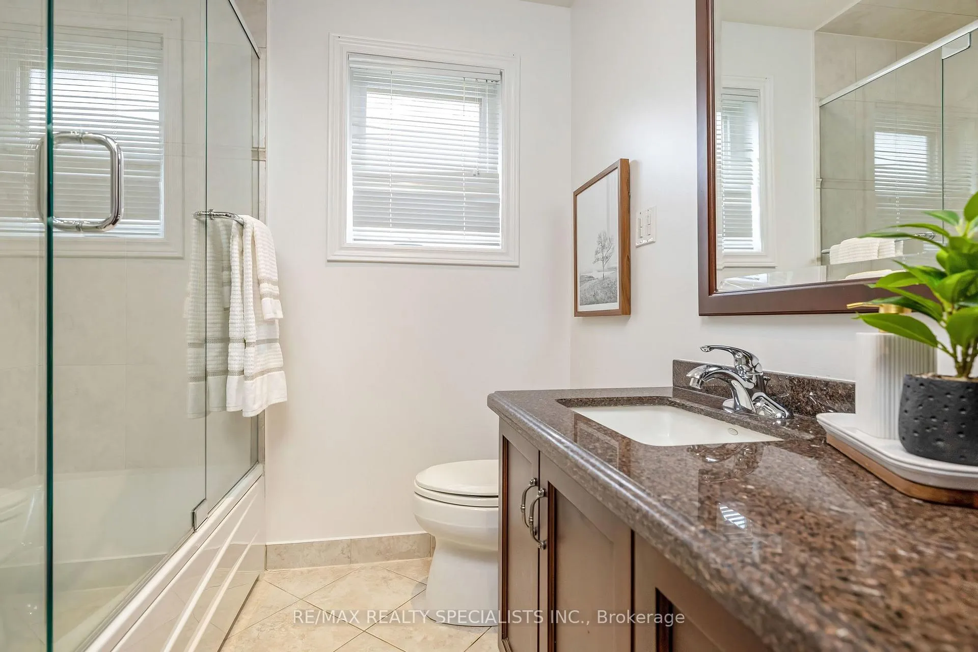 Photo 23 of 31 Woodpark Road, Etobicoke, Willowridge-Martingrove-Richview — HOMEH