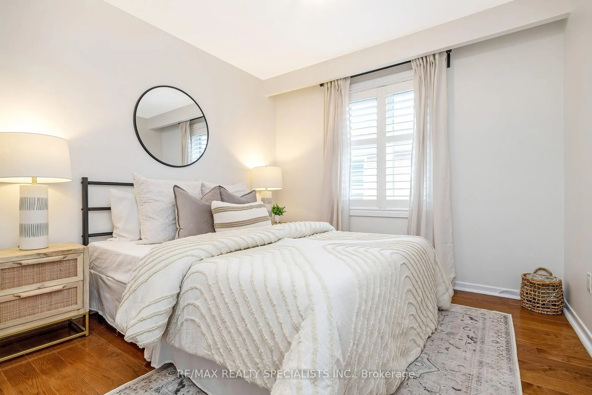 Photo 25 of 31 Woodpark Road, Etobicoke, Willowridge-Martingrove-Richview — HOMEH