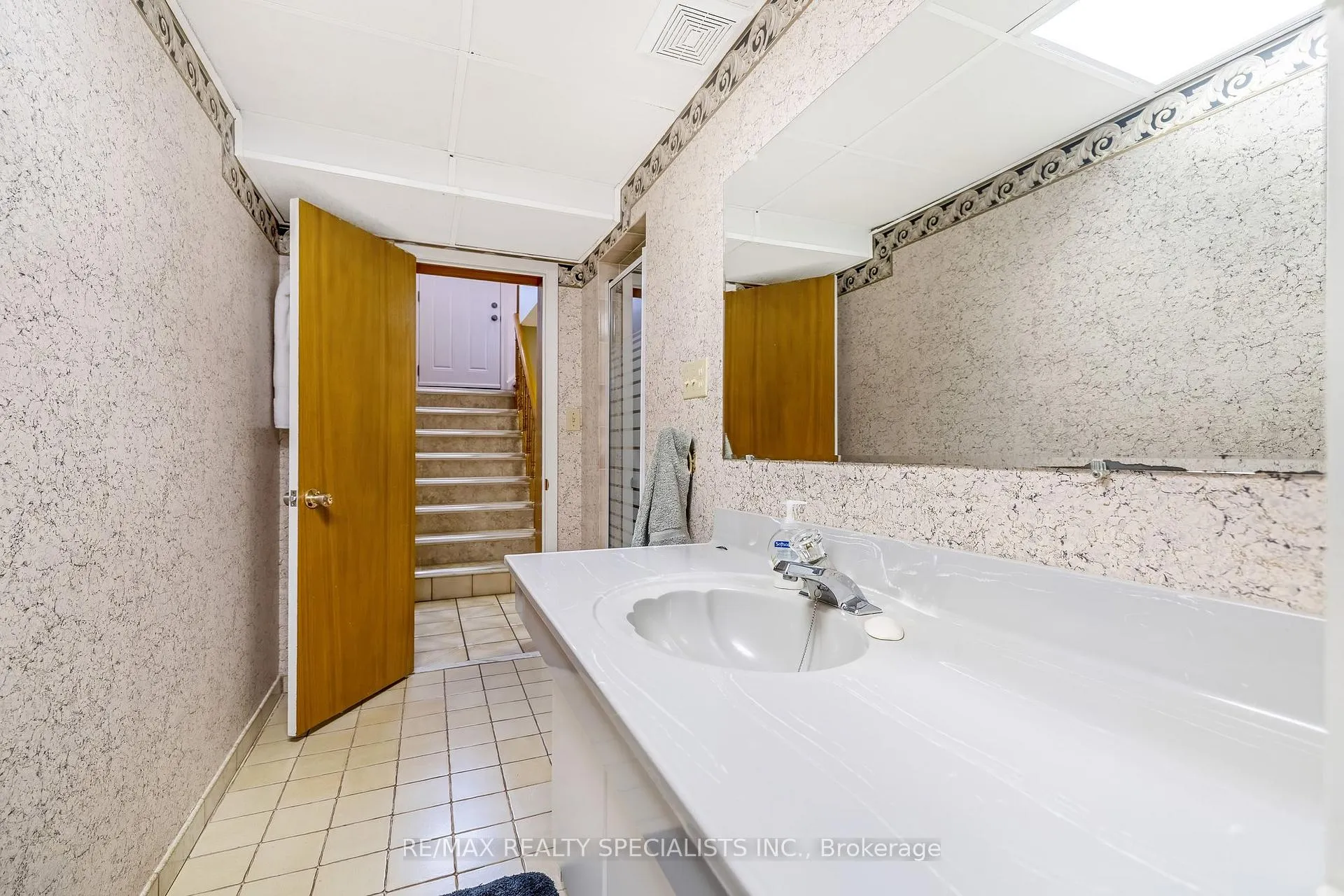 Photo 33 of 31 Woodpark Road, Etobicoke, Willowridge-Martingrove-Richview — HOMEH