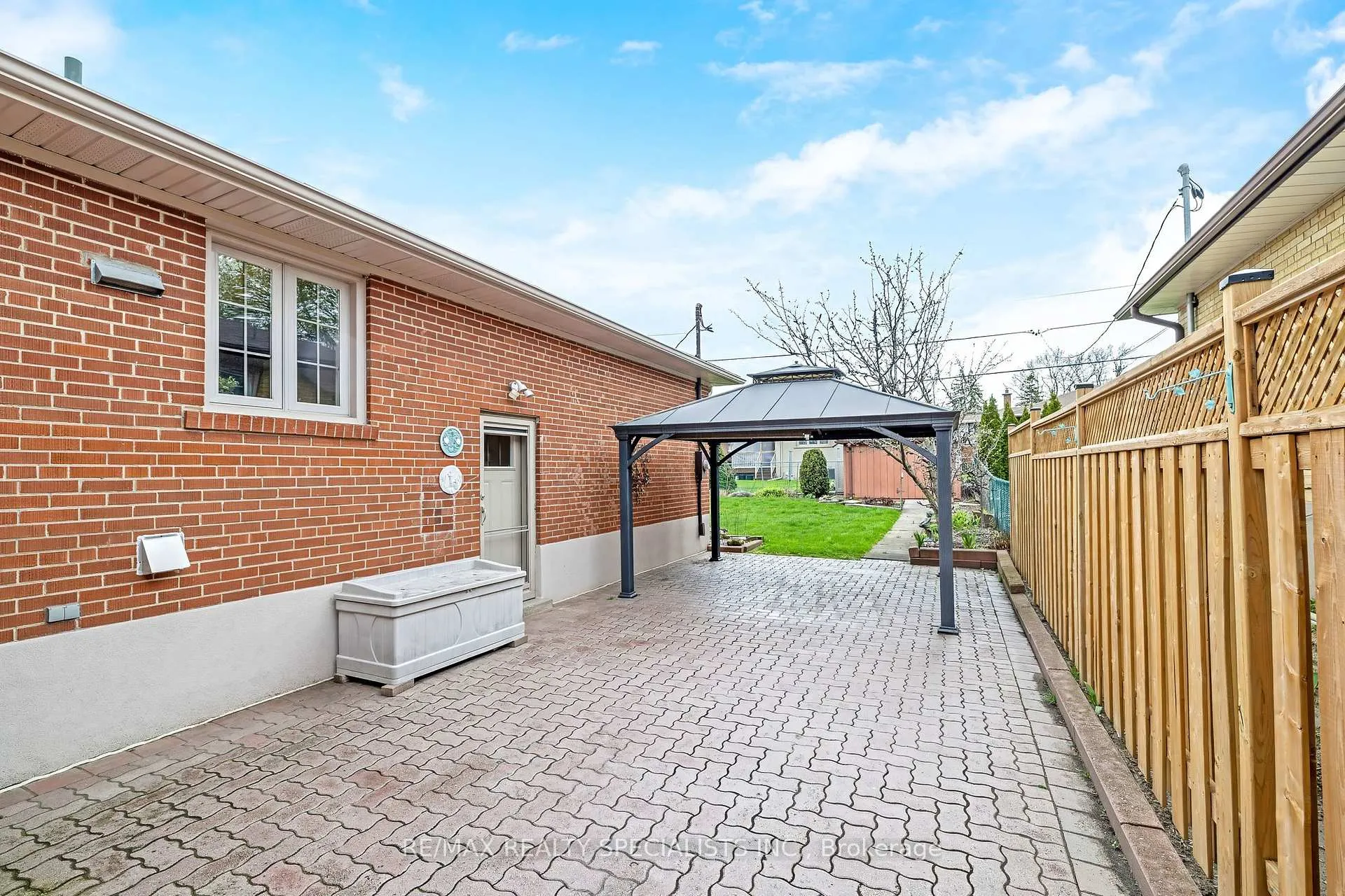 Photo 41 of 31 Woodpark Road, Etobicoke, Willowridge-Martingrove-Richview — HOMEH