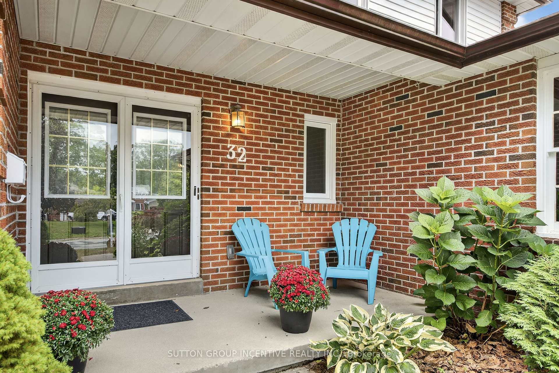 Photo 3 of 32 Valley Drive, Barrie, Sunnidale — HOMEH