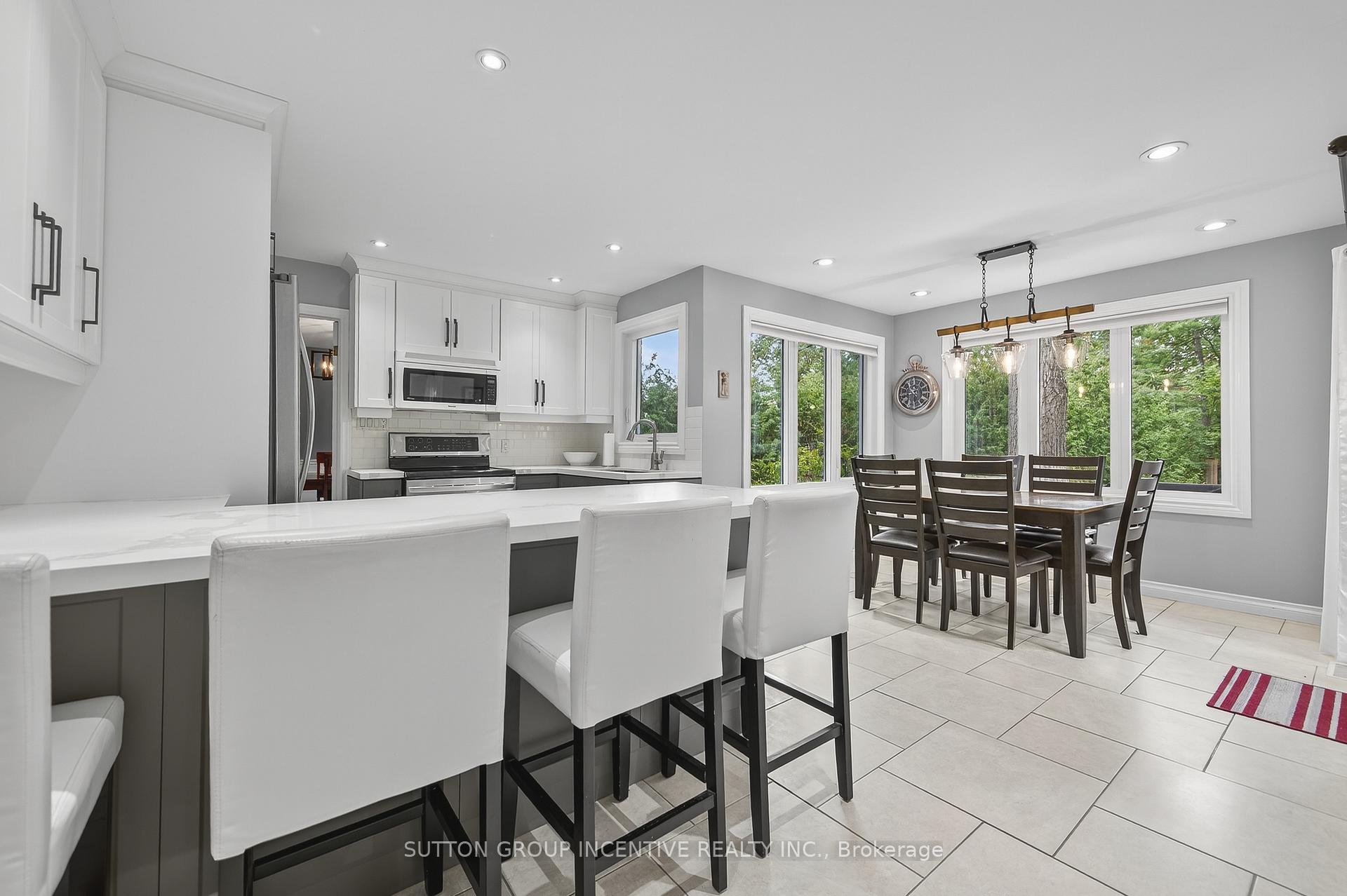 Photo 11 of 32 Valley Drive, Barrie, Sunnidale — HOMEH