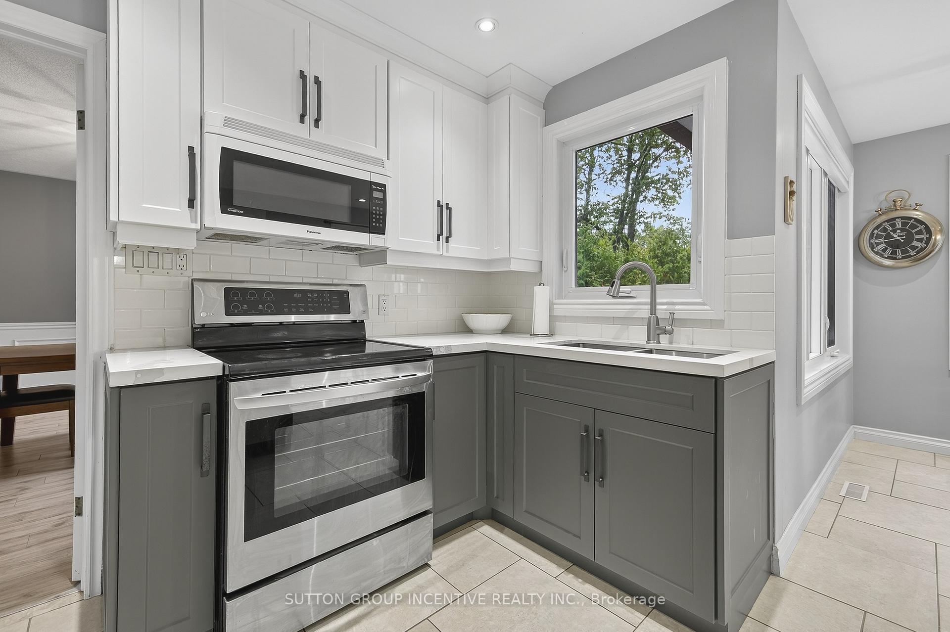 Photo 13 of 32 Valley Drive, Barrie, Sunnidale — HOMEH