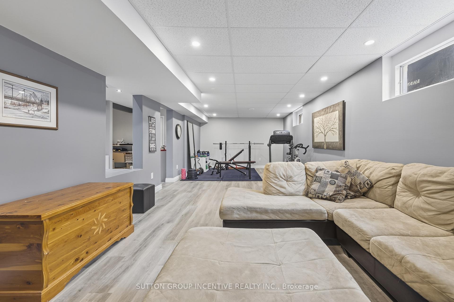 Photo 34 of 32 Valley Drive, Barrie, Sunnidale — HOMEH