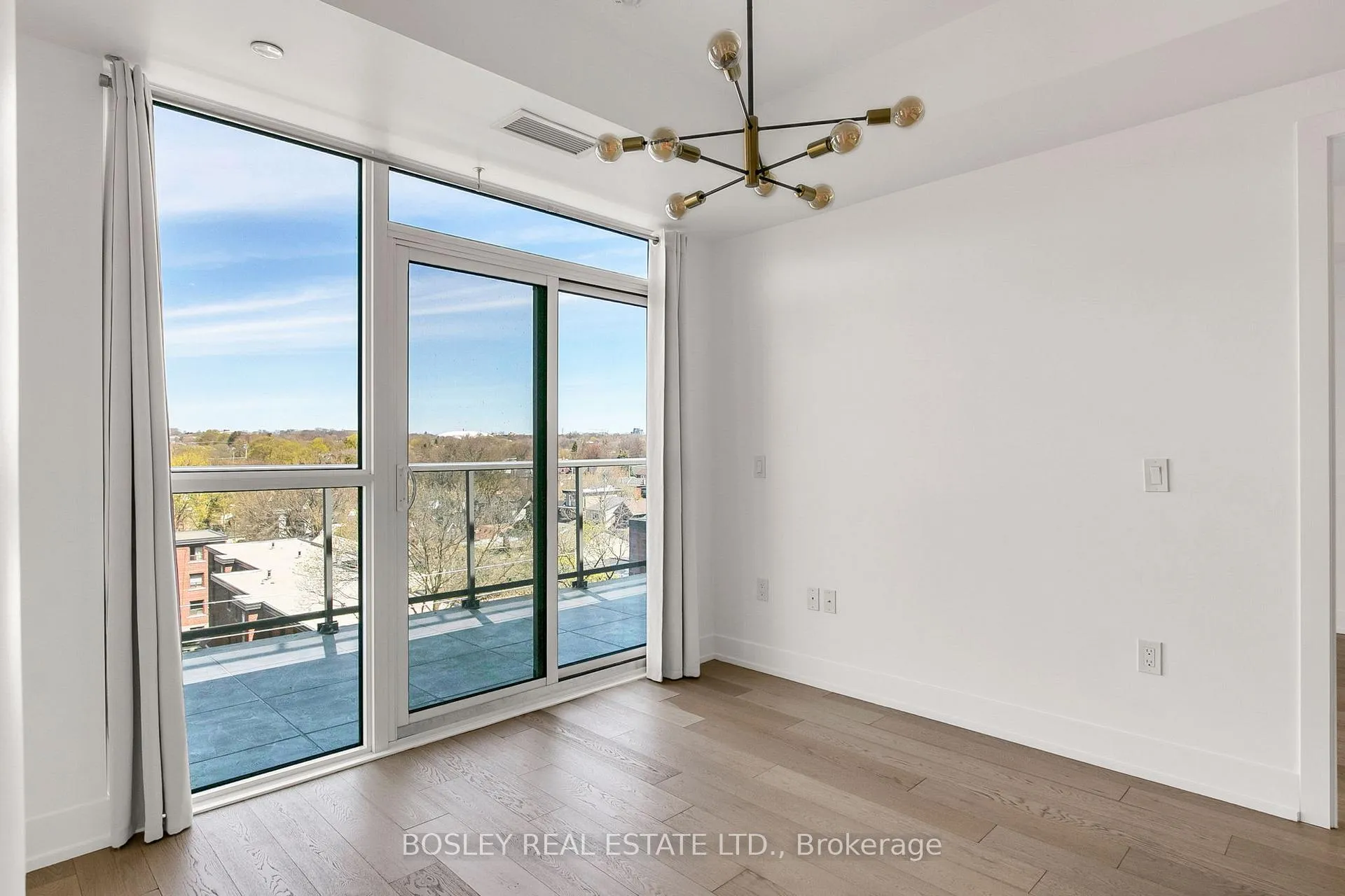 Photo 17 of Unit 709, 1331 Queen Street E, Toronto, Greenwood-Coxwell — HOMEH