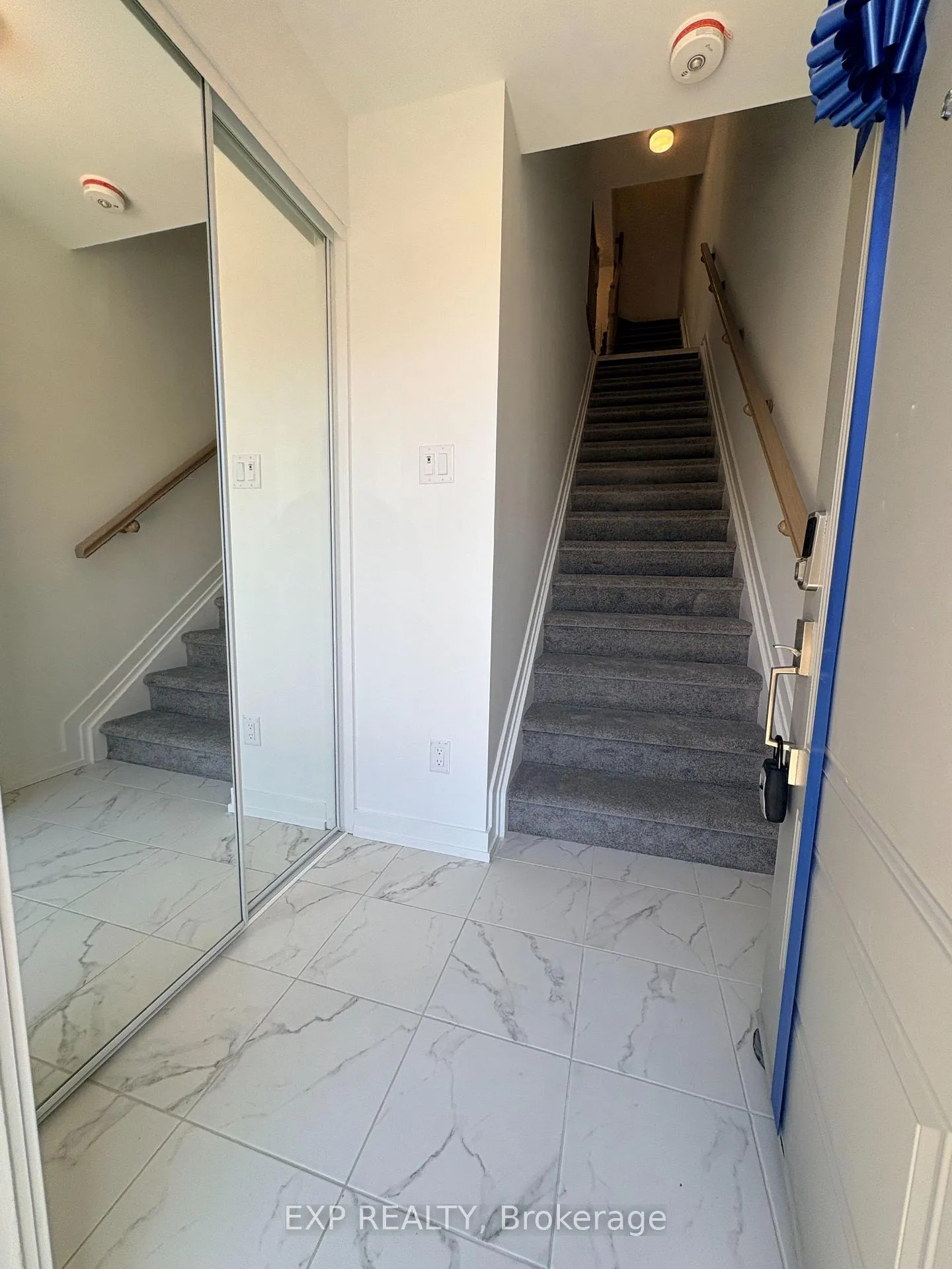 Photo 3 of 567 Celestine Private, Ottawa, Barrhaven - Heritage Park — HOMEH