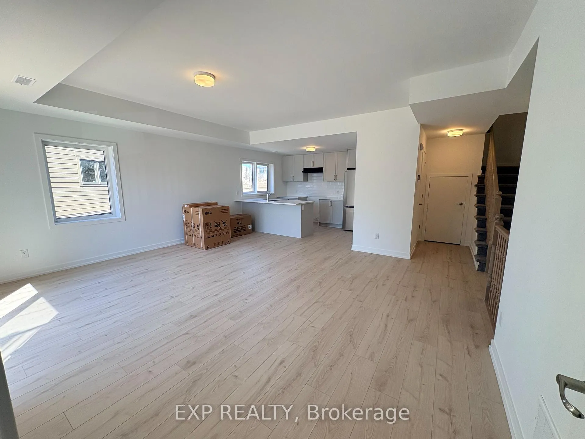 Photo 5 of 567 Celestine Private, Ottawa, Barrhaven - Heritage Park — HOMEH