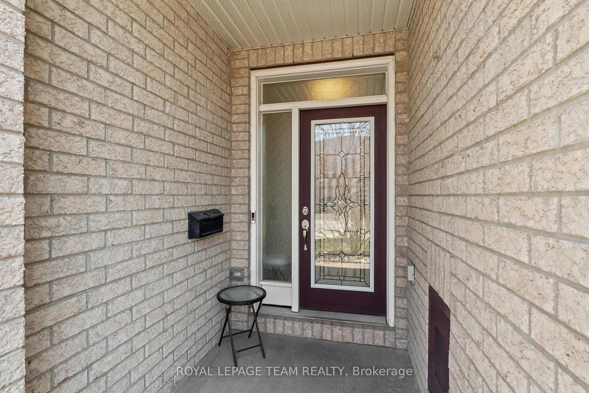 Photo 4 of 334 Warmstone Drive, Ottawa, Stittsville (North) — HOMEH