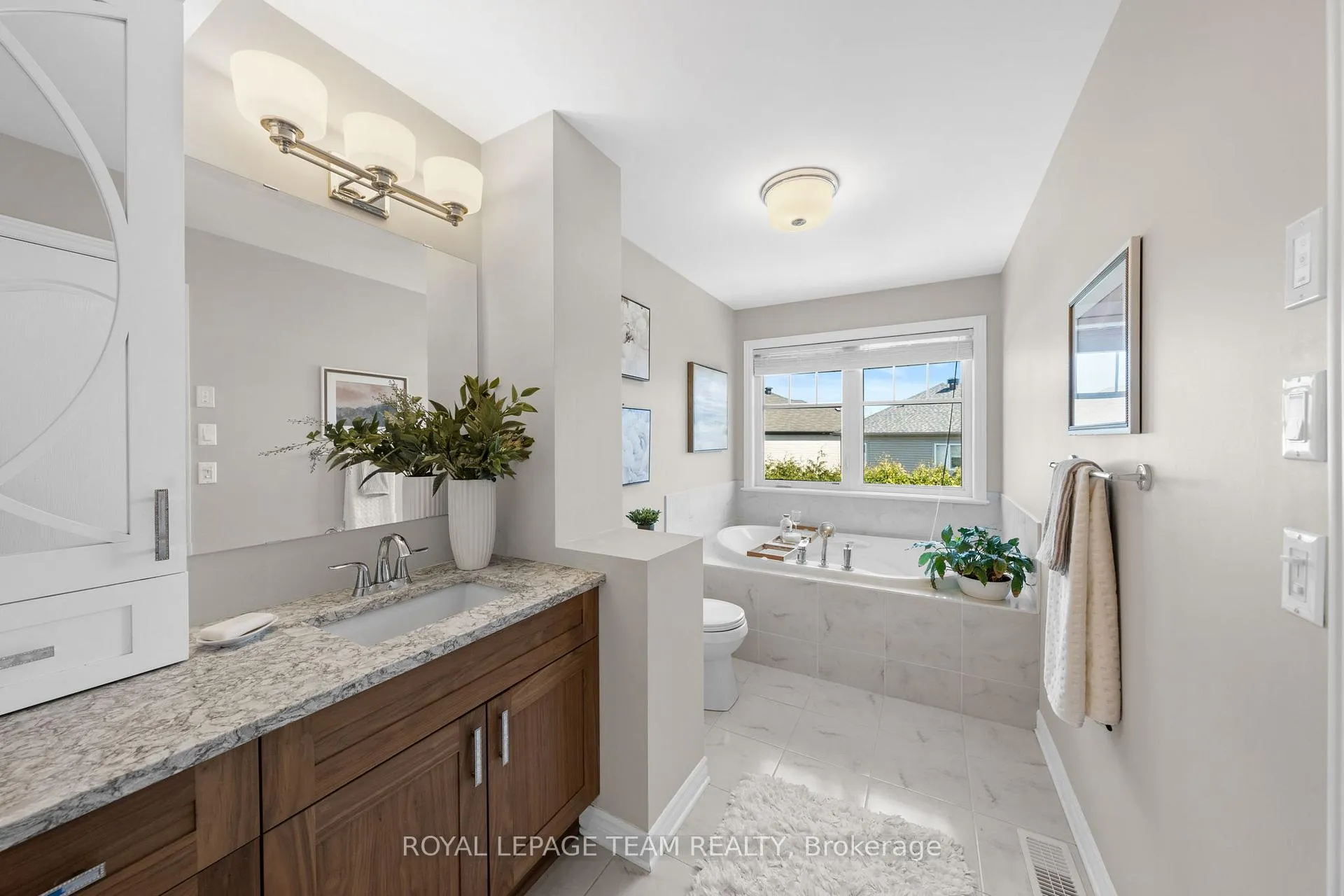 Photo 26 of 334 Warmstone Drive, Ottawa, Stittsville (North) — HOMEH