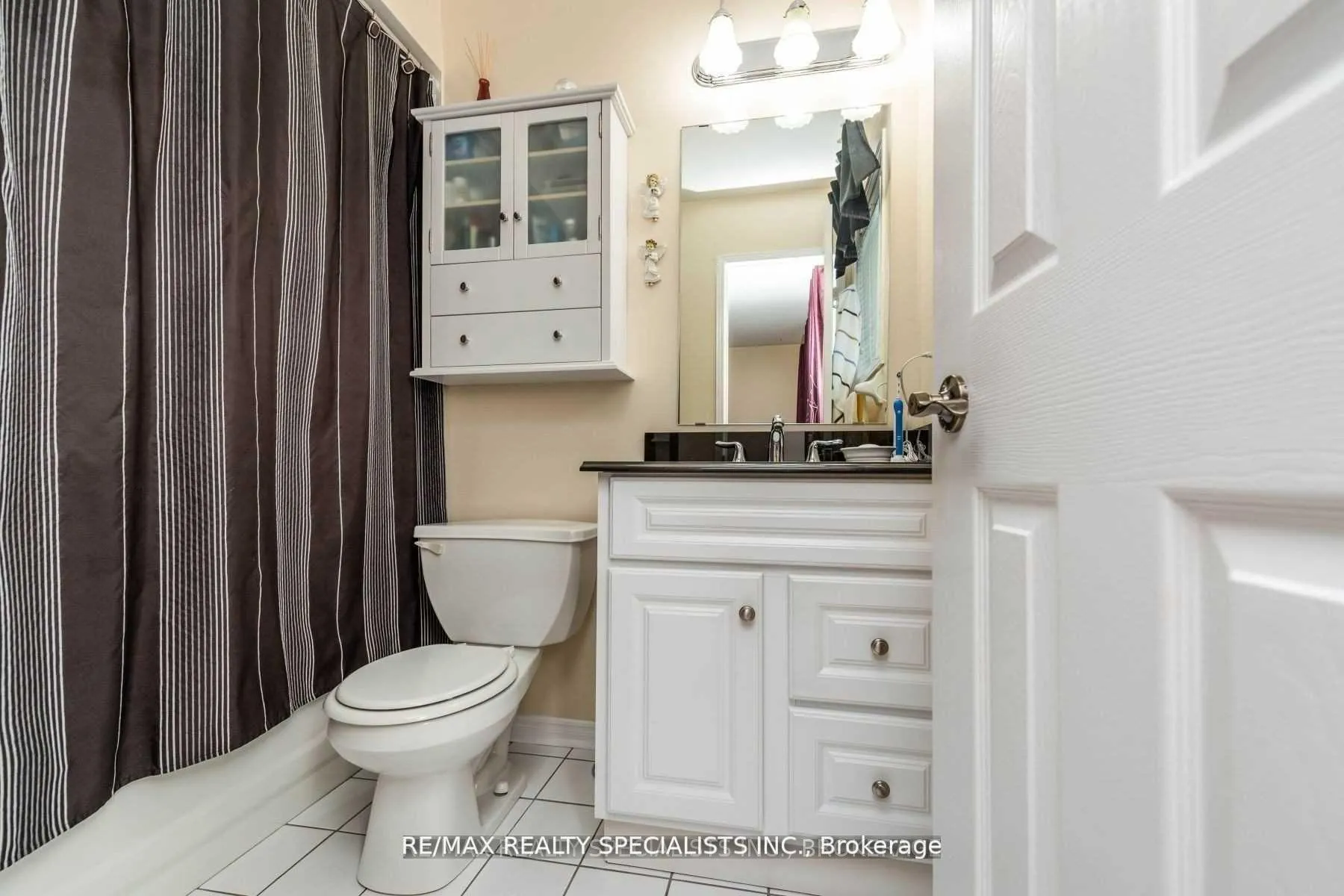 Photo 9 of 14 Arjay Trail, Brampton, Brampton West — HOMEH