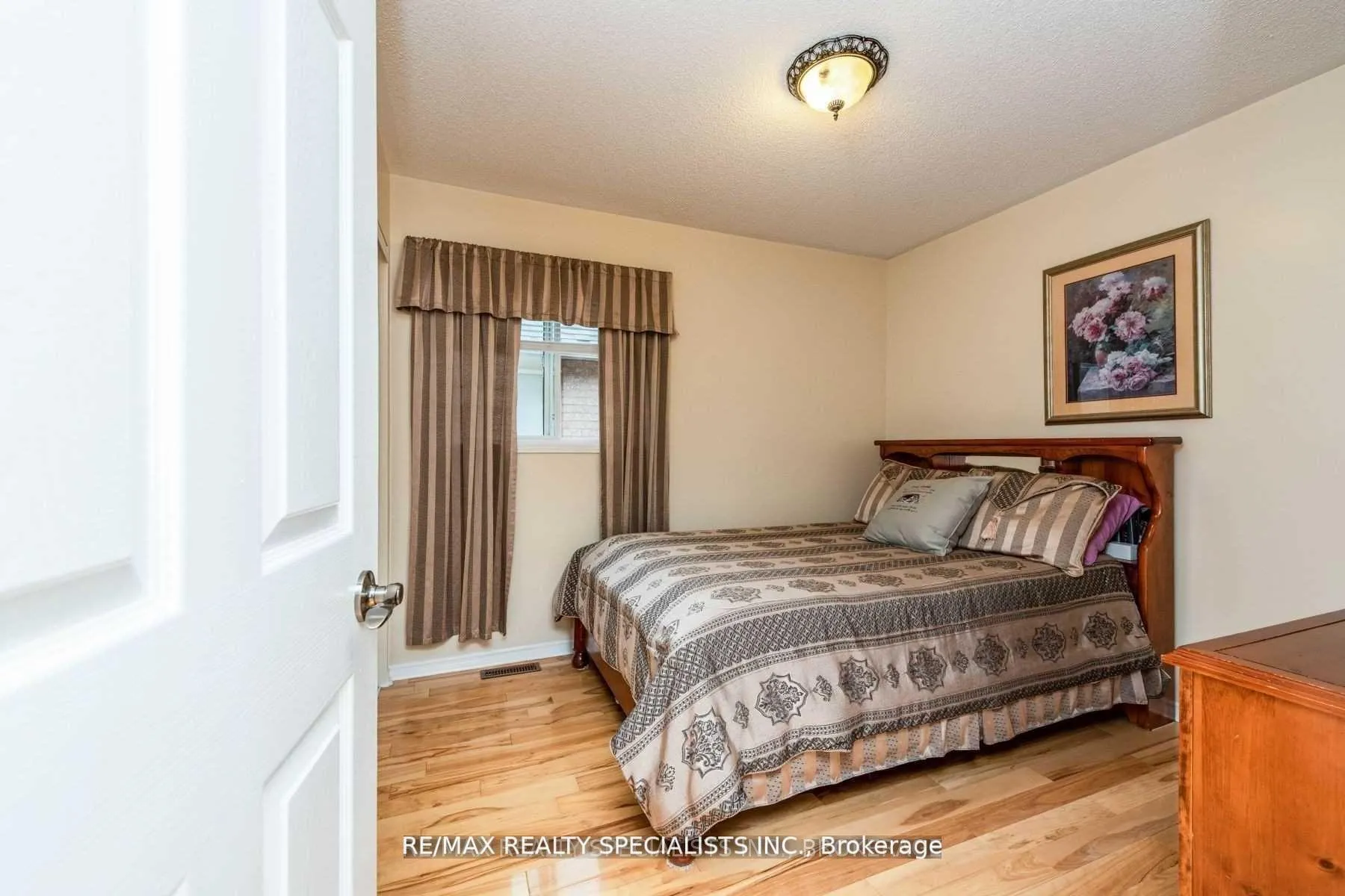 Photo 11 of 14 Arjay Trail, Brampton, Brampton West — HOMEH
