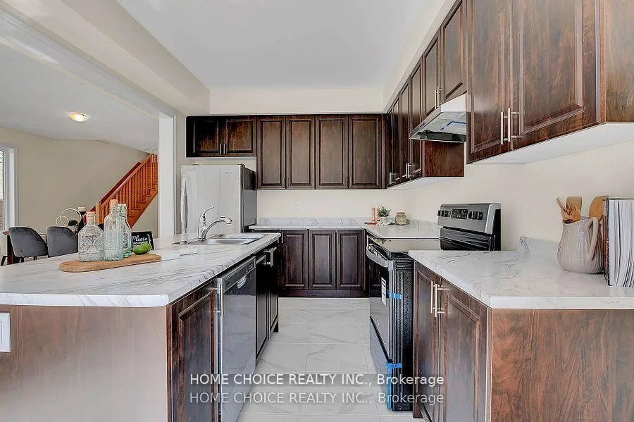 Photo 6 of 143 Terry Fox Drive, Barrie, Rural Barrie Southeast — HOMEH