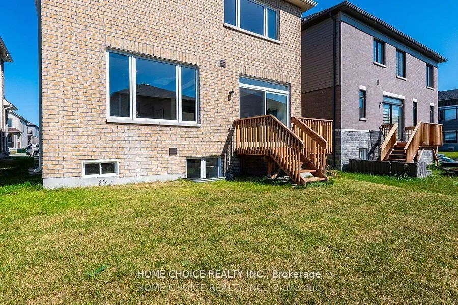 Photo 29 of 143 Terry Fox Drive, Barrie, Rural Barrie Southeast — HOMEH