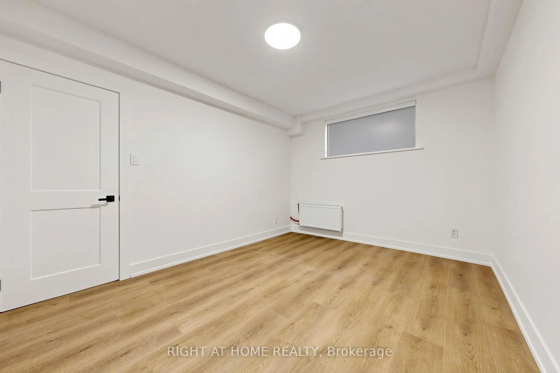 Photo 9 of Unit 1, 427 Lawrence Avenue W, Toronto, Bedford Park-Nortown — HOMEH