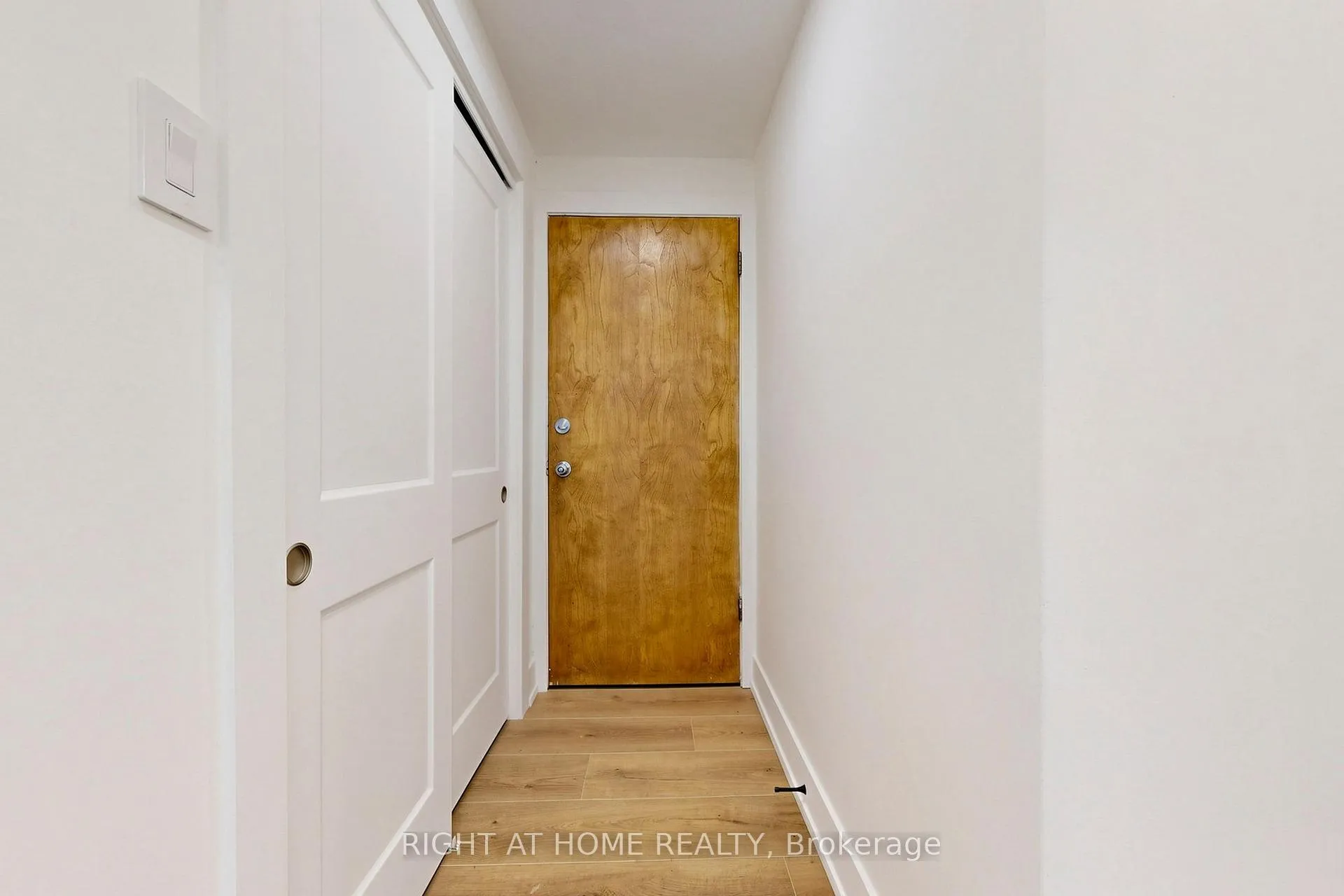 Photo 12 of Unit 1, 427 Lawrence Avenue W, Toronto, Bedford Park-Nortown — HOMEH