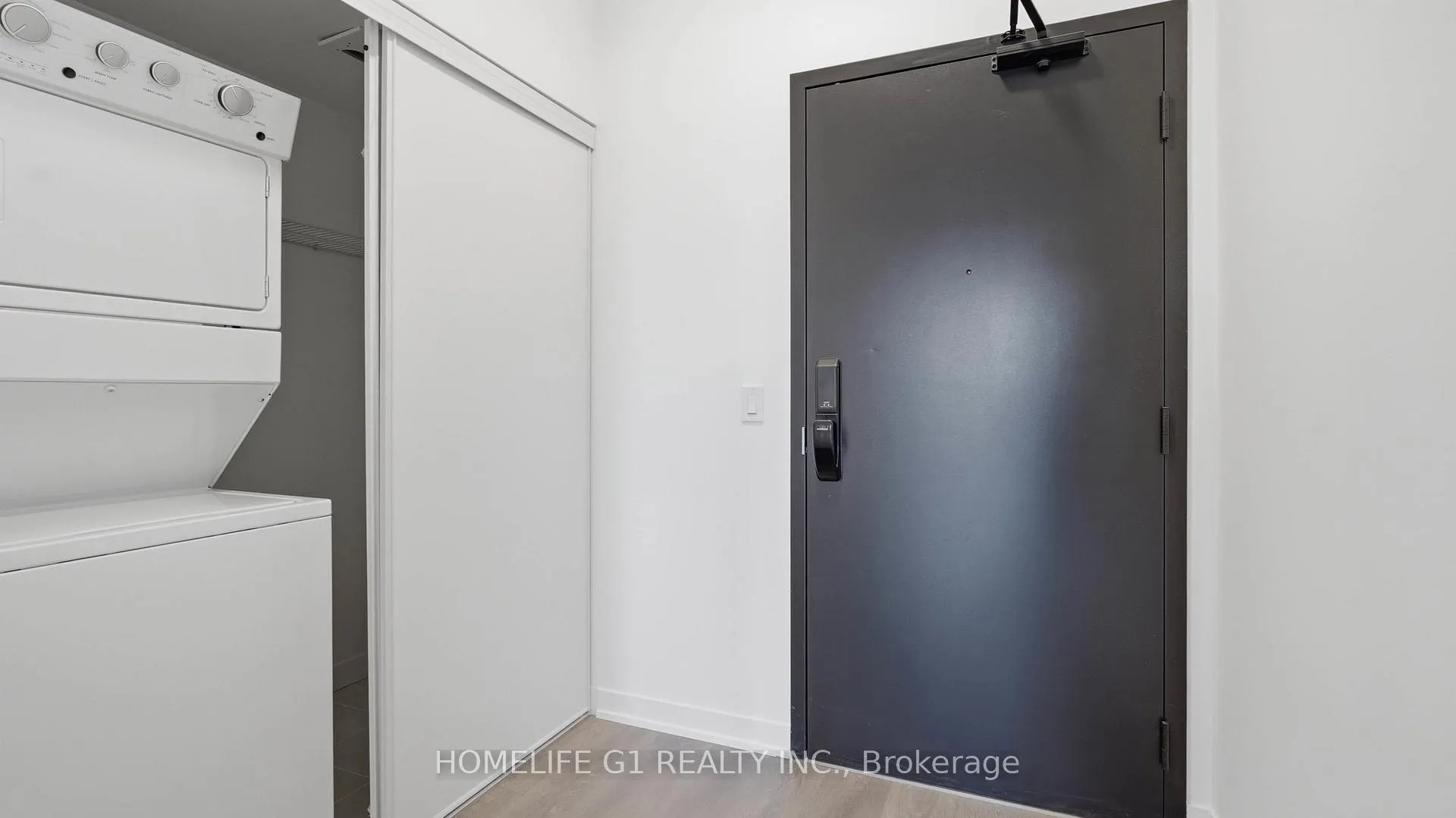 Photo 9 of Unit 16, 4878 Powers Common, Burlington, Alton — HOMEH