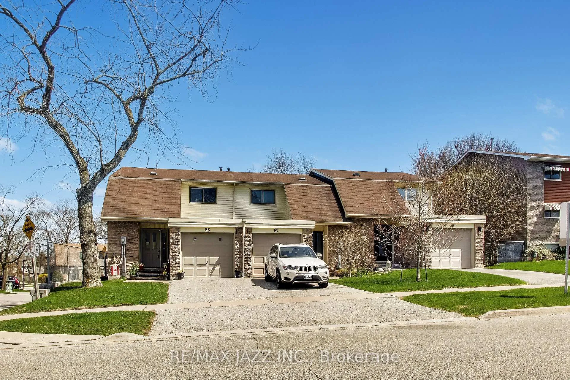 Photo 2 of 55 Clover Ridge Drive W, Ajax, South West — HOMEH