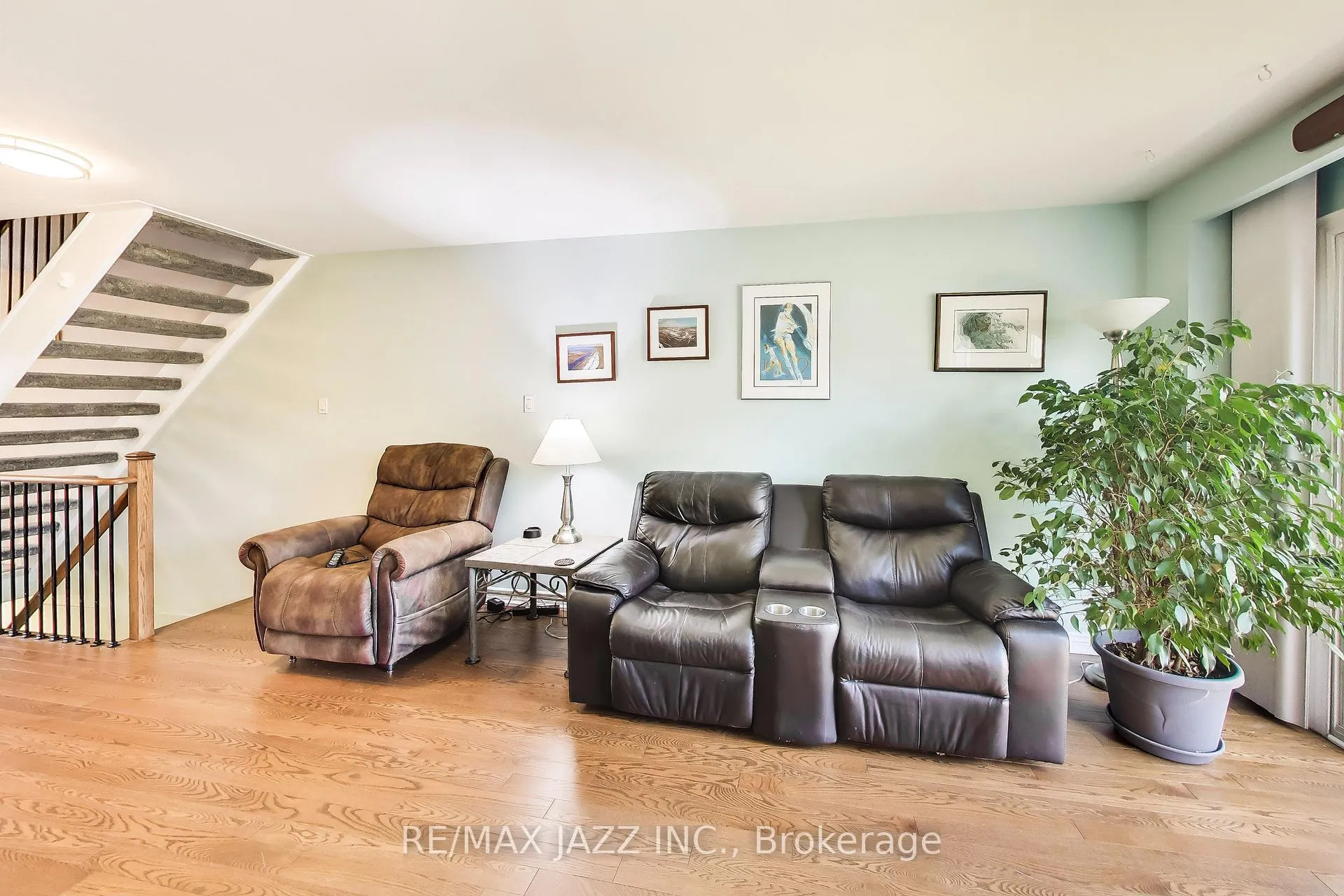 Photo 6 of 55 Clover Ridge Drive W, Ajax, South West — HOMEH