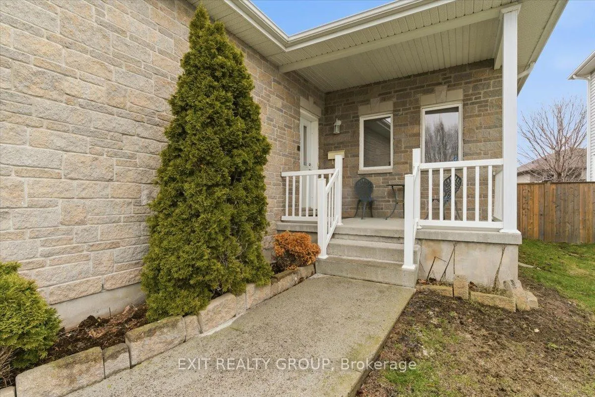 Photo 5 of 173 Kildare Avenue, Loyalist, Amherstview — HOMEH