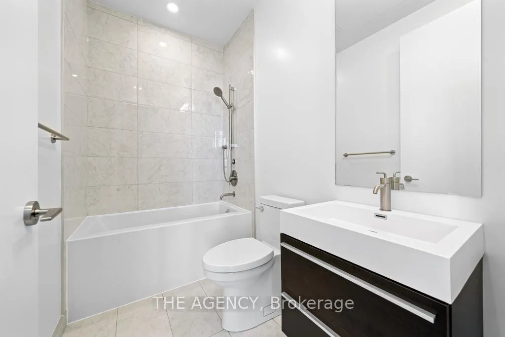 Photo 7 of Unit 4506, 39 Roehampton Avenue, Toronto, Mount Pleasant West — HOMEH