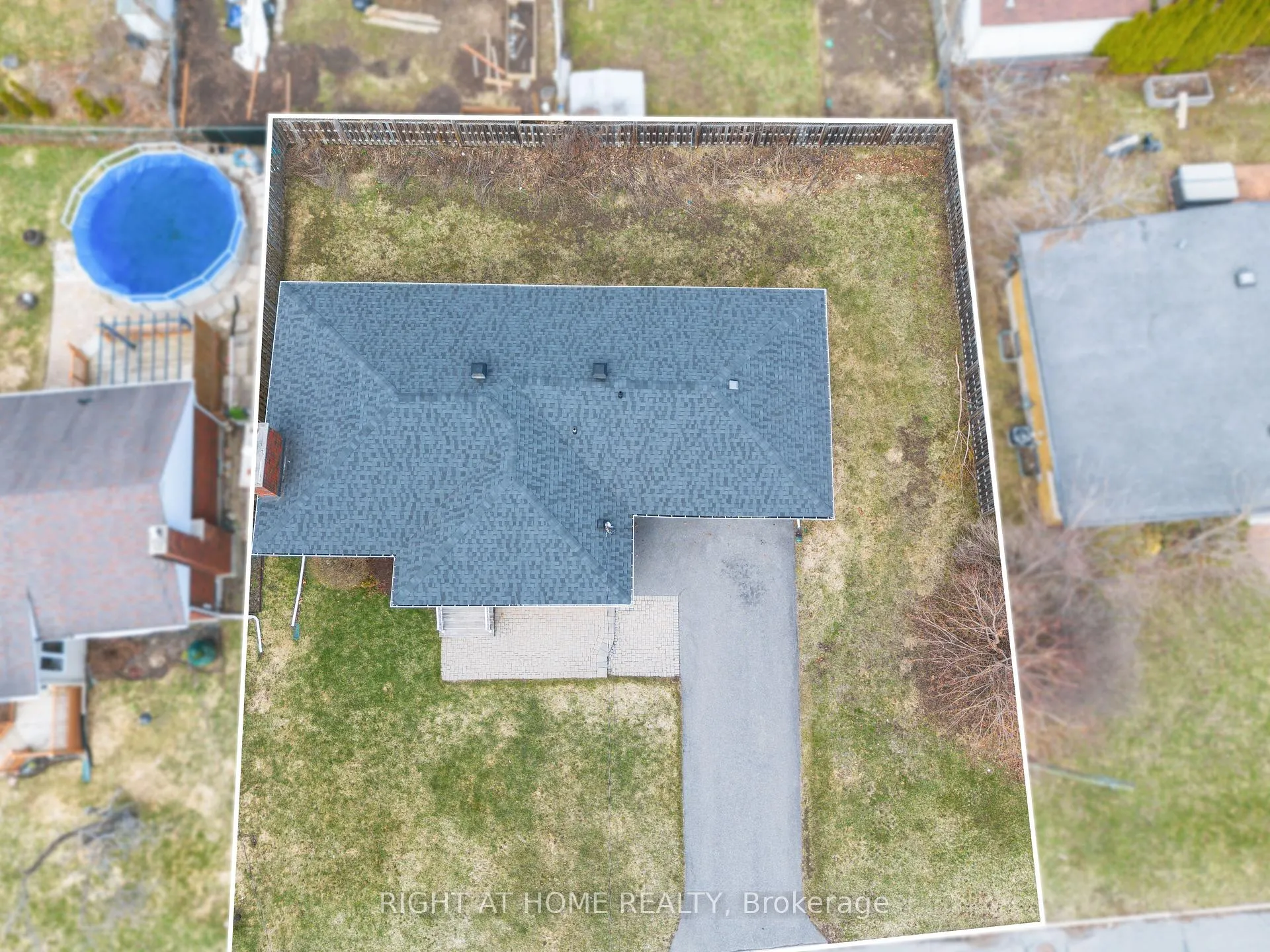Photo 3 of 1307 Princess Street, Cornwall — HOMEH