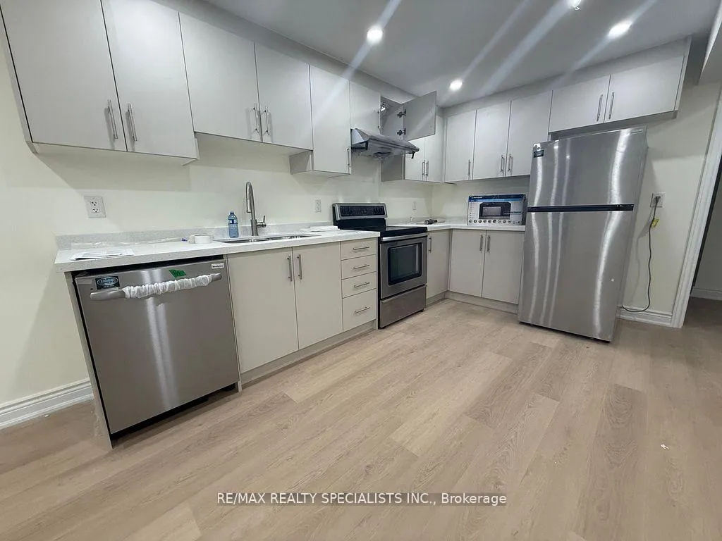 Photo 6 of 245 Montgomery Avenue, Whitby, Brooklin — HOMEH