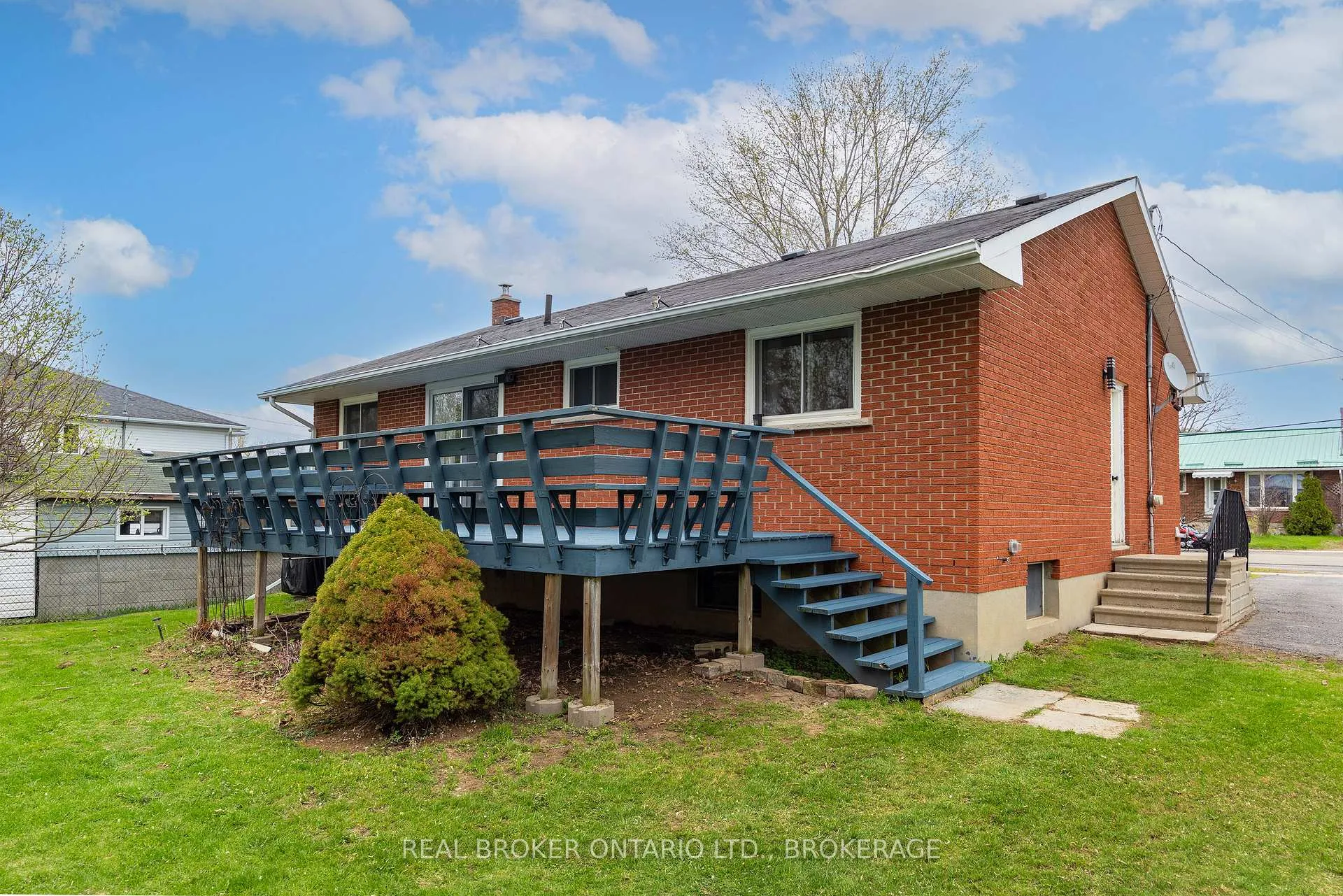 Photo 31 of 340 River Street, Gananoque — HOMEH