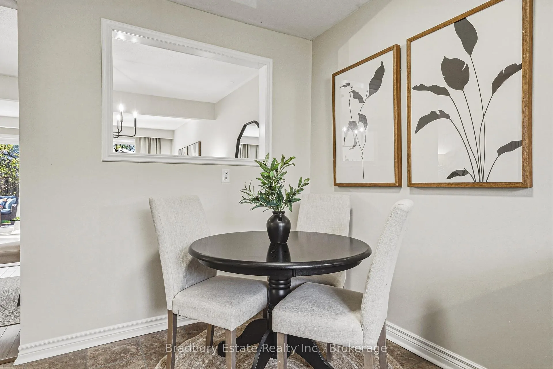Photo 6 of Unit 18, 1450 Sixth Line, Oakville, College Park — HOMEH