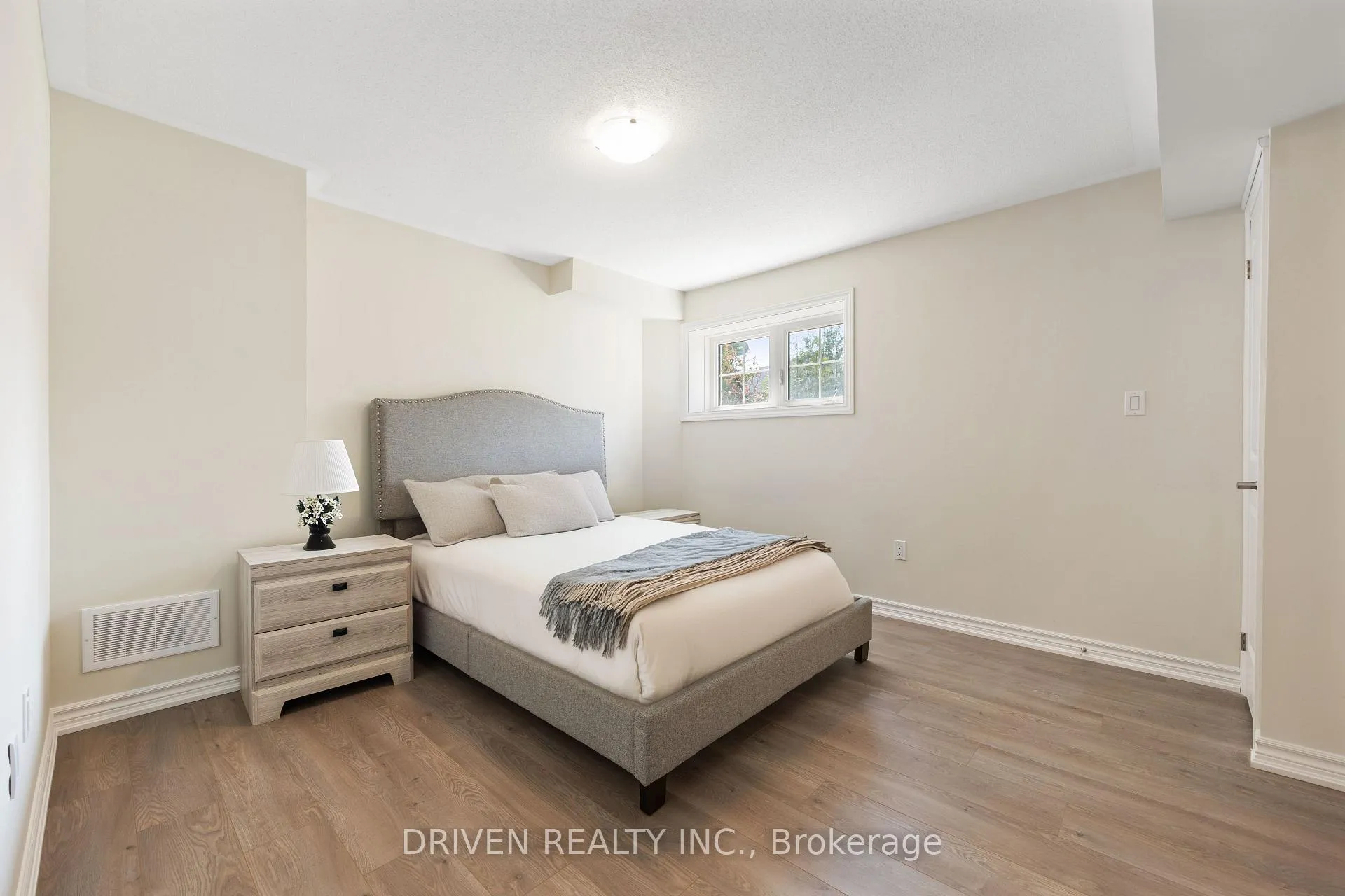 Photo 4 of Unit B, 57 Westbury Road, Wasaga Beach — HOMEH