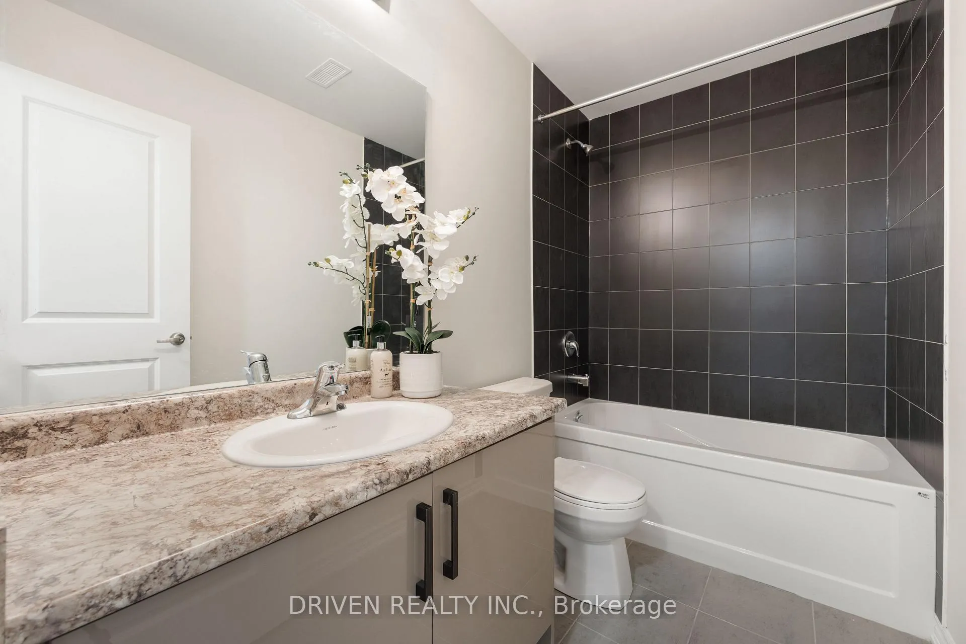 Photo 6 of Unit B, 57 Westbury Road, Wasaga Beach — HOMEH
