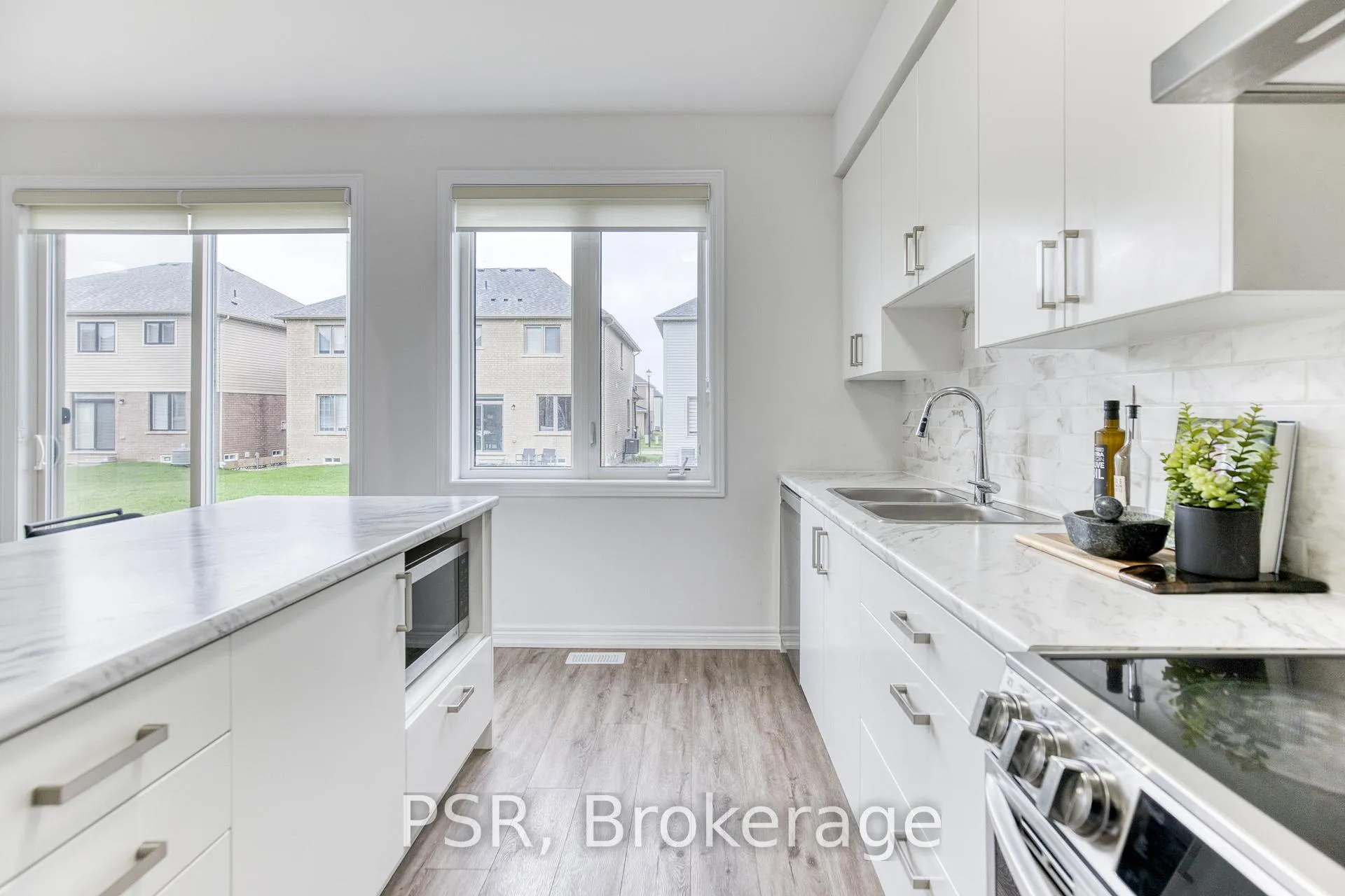 Photo 4 of 275 Rea Drive, Centre Wellington, Fergus — HOMEH