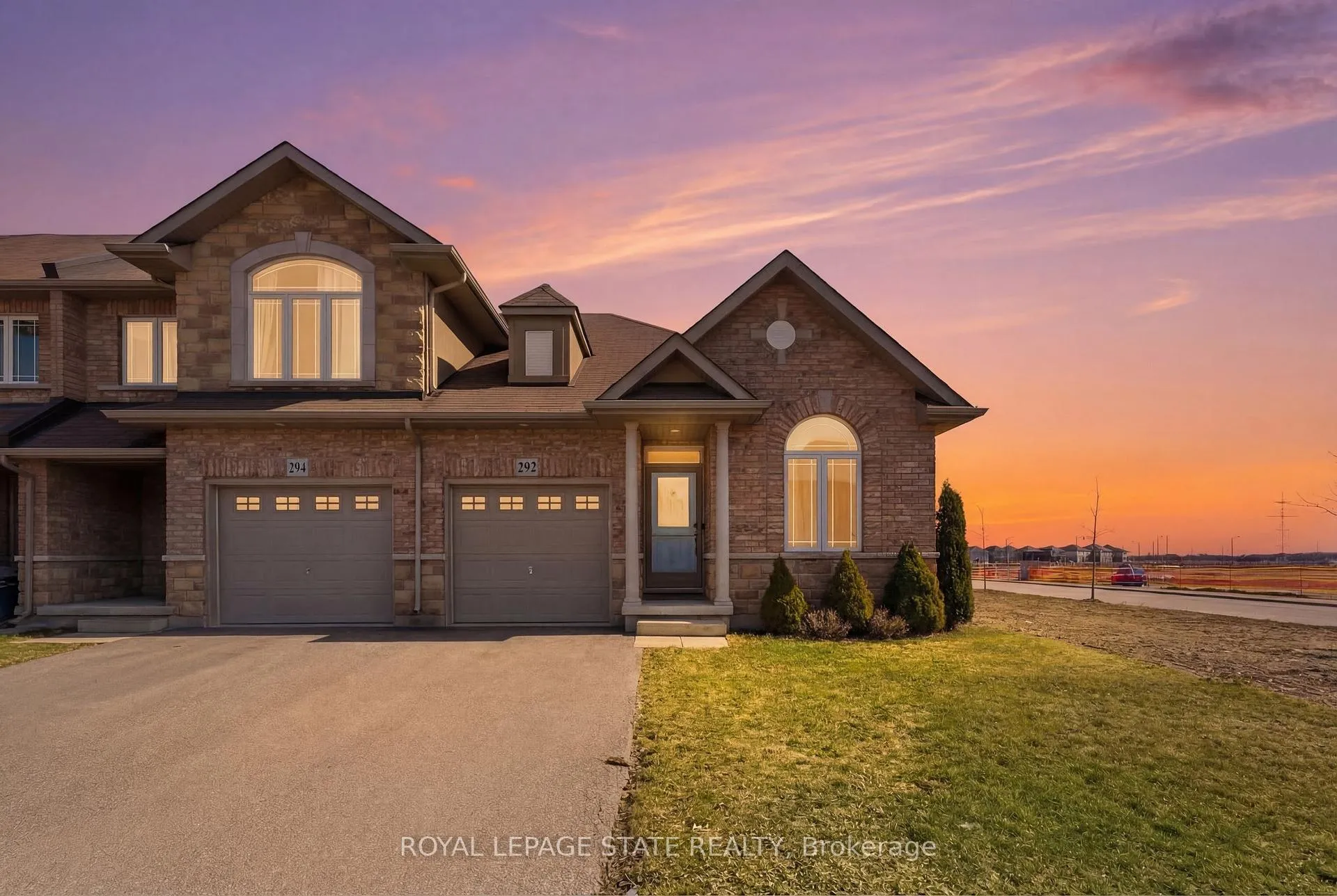 Front of 292 Keystone Crescent